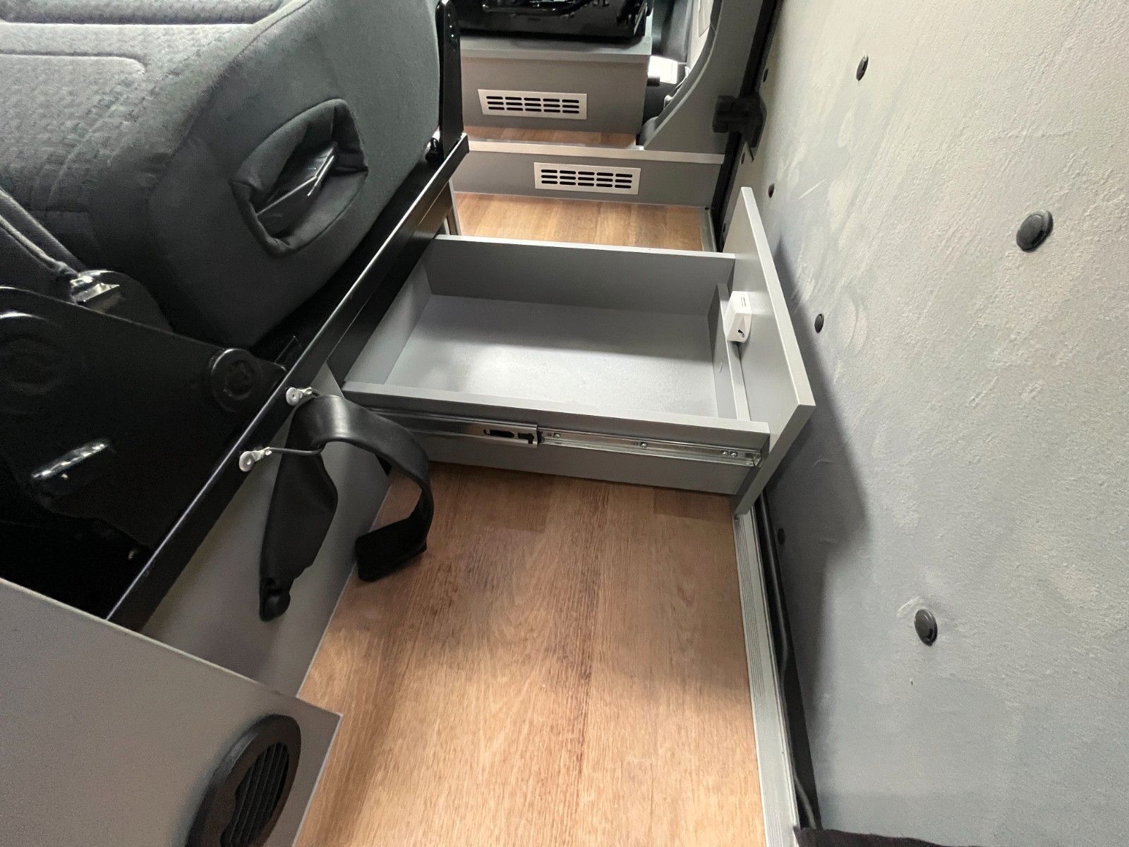 Fahrzeugabbildung Ford MATIST Family L Modell 26 OFFROAD Paket