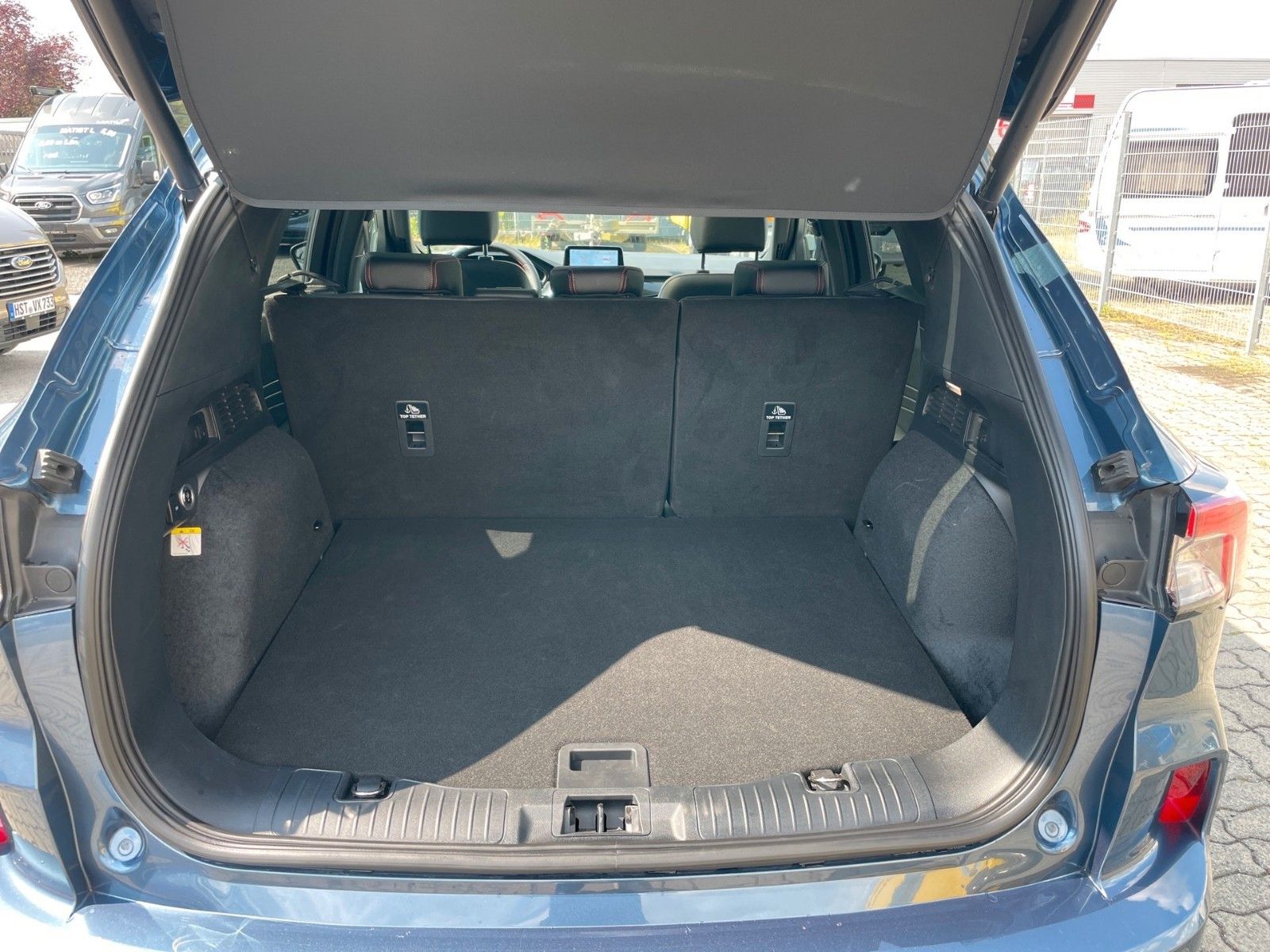 Fahrzeugabbildung Ford Kuga PHEV ST-Line X+ACC+AHK+Panoarama+20" LMF+..