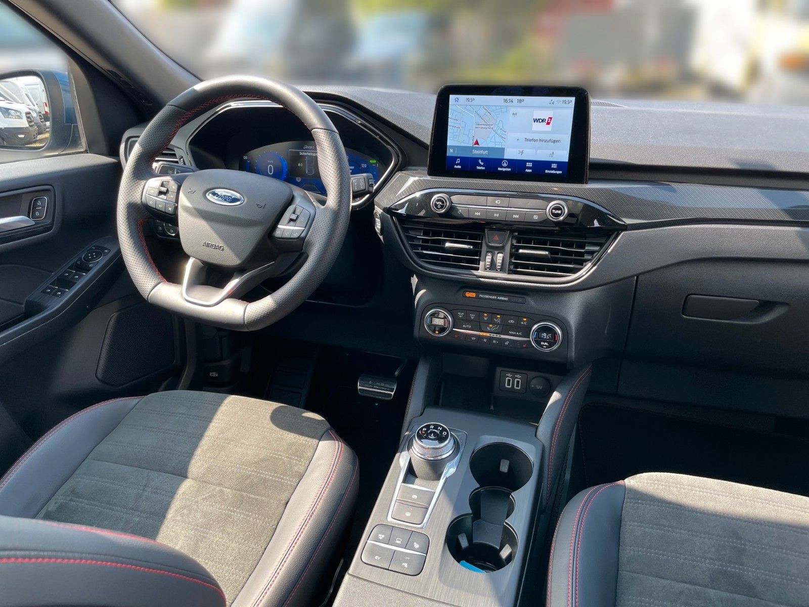 Fahrzeugabbildung Ford Kuga PHEV ST-Line X+ACC+AHK+Panoarama+20" LMF+..