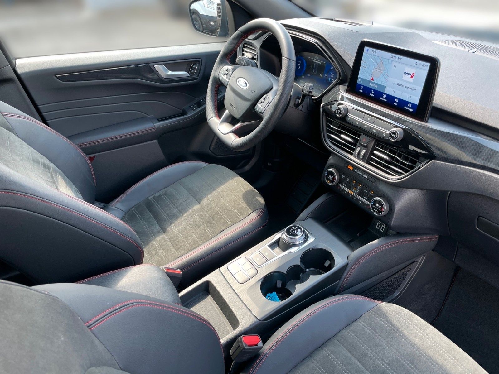 Fahrzeugabbildung Ford Kuga PHEV ST-Line X+ACC+AHK+Panoarama+20" LMF+..