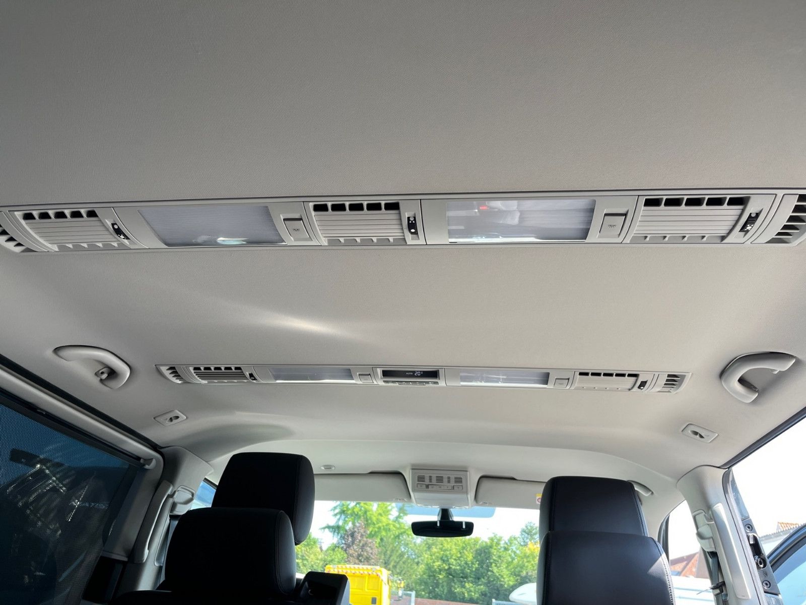 Fahrzeugabbildung Volkswagen T6 Transporter Bus Multivan Highline
