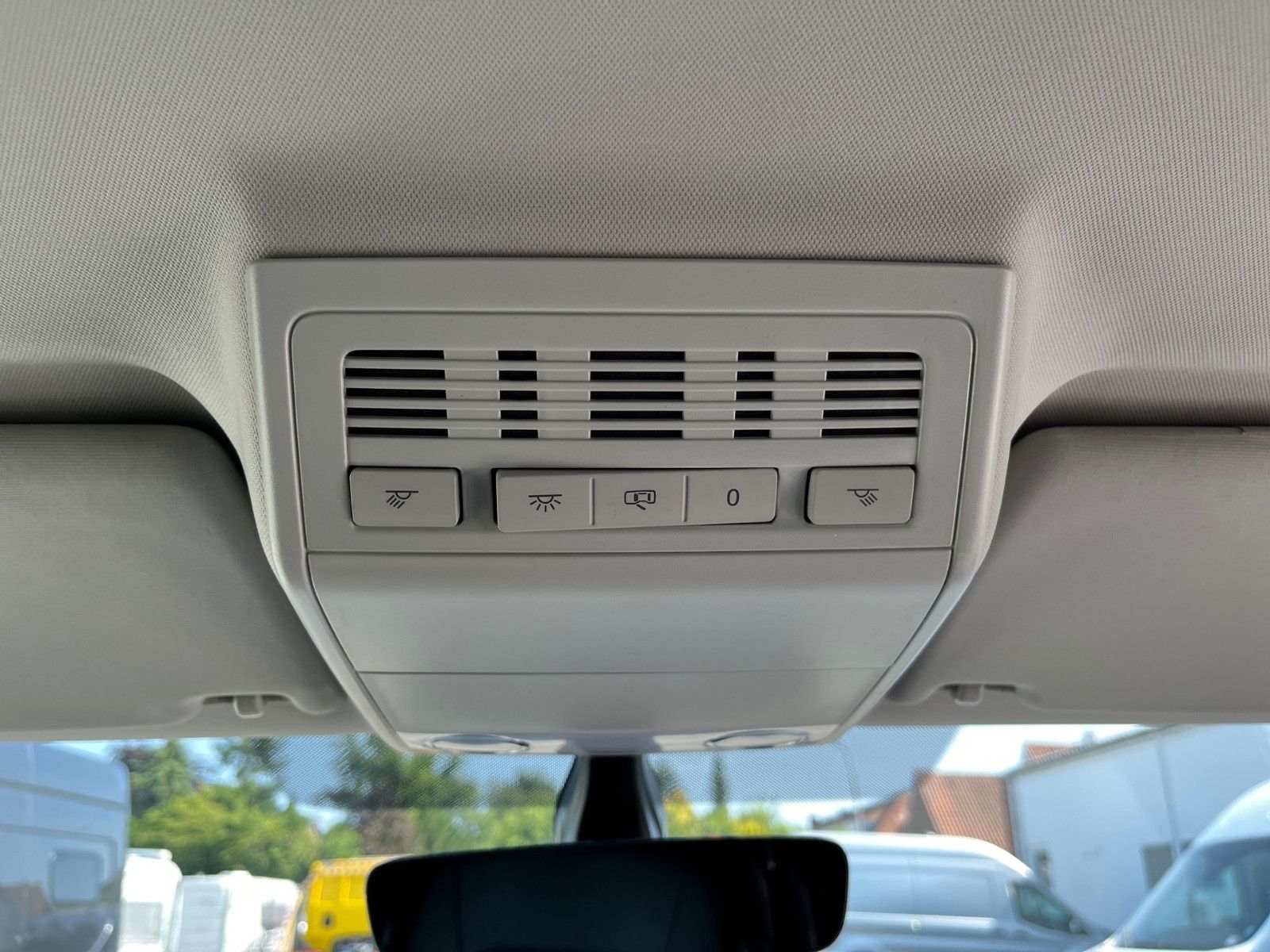 Fahrzeugabbildung Volkswagen T6 Transporter Bus Multivan Highline