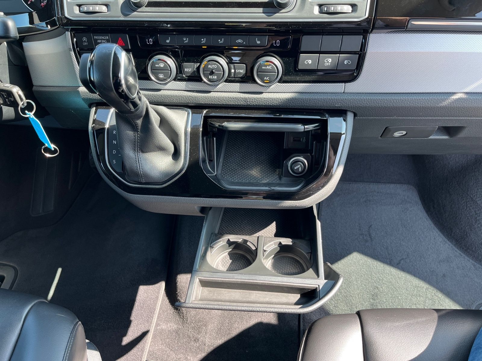 Fahrzeugabbildung Volkswagen T6 Transporter Bus Multivan Highline