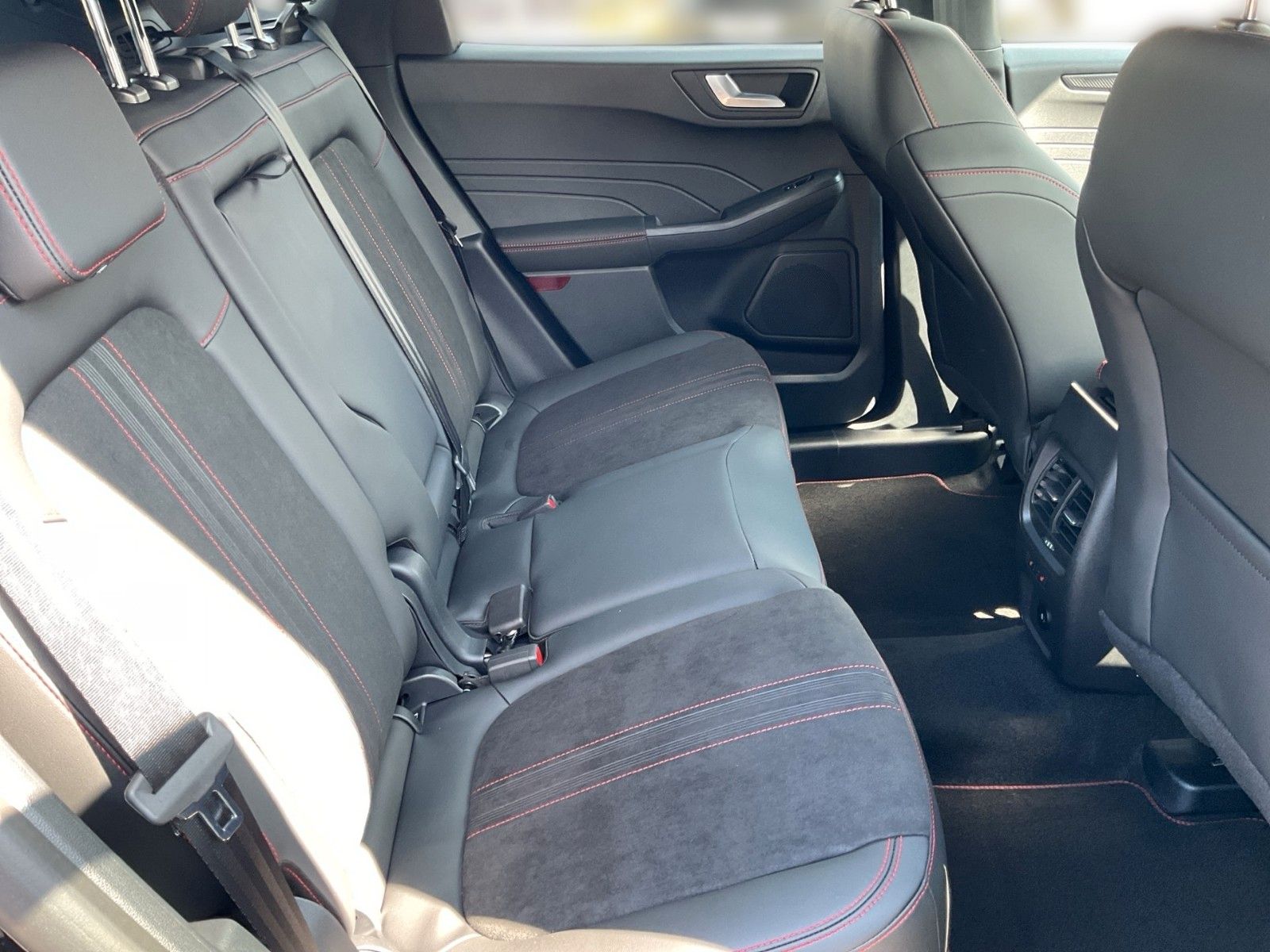 Fahrzeugabbildung Ford Kuga 2.5 PHEV ST-Line X+Panorama+Matrix-LED+AHK+
