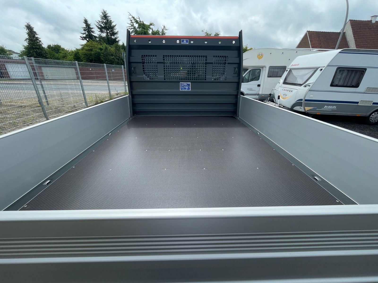 Fahrzeugabbildung Ford Transit Pritsche DOKA 350 L3 Trend