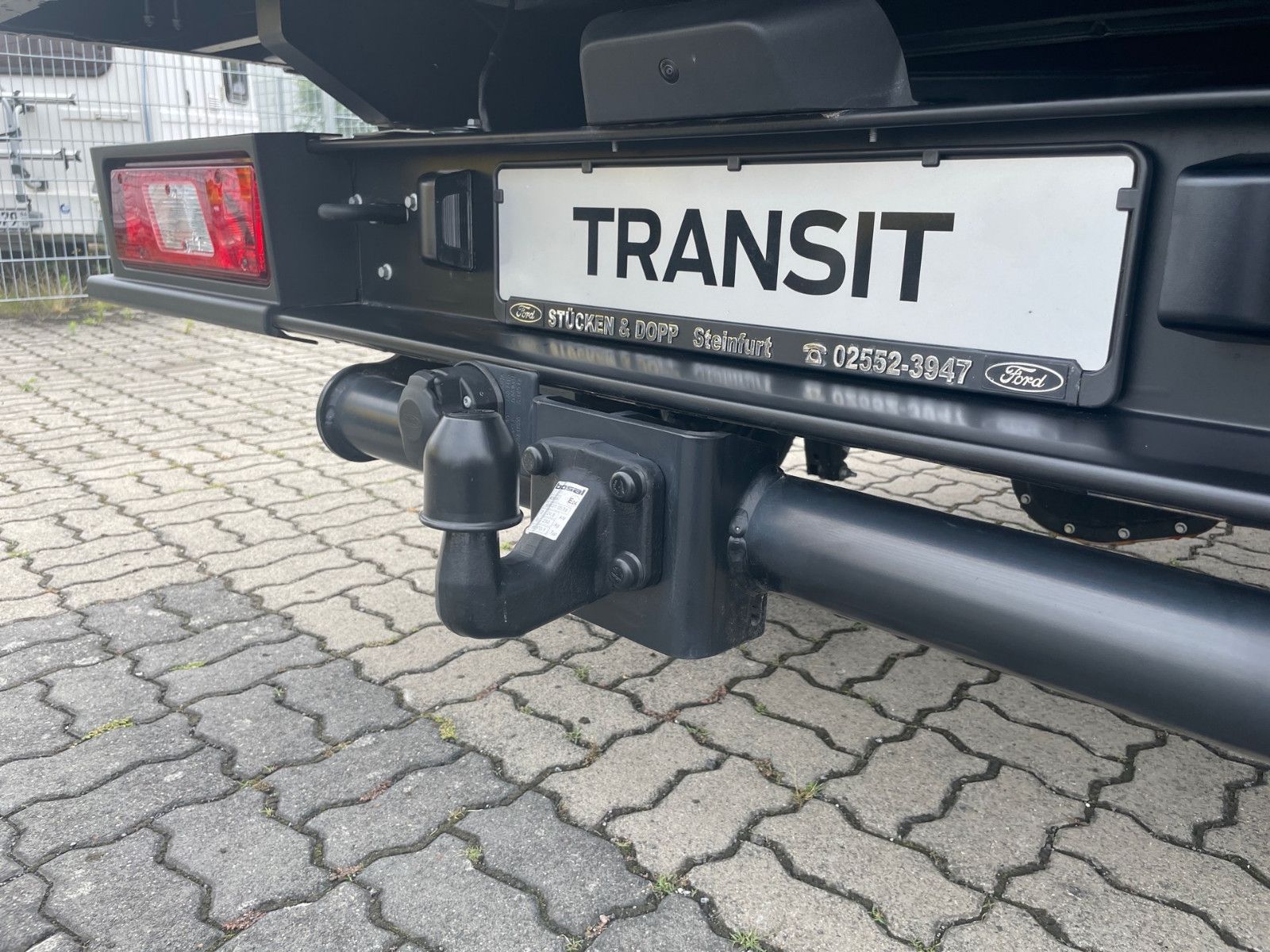 Fahrzeugabbildung Ford Transit Pritsche DOKA 350 L3 Trend