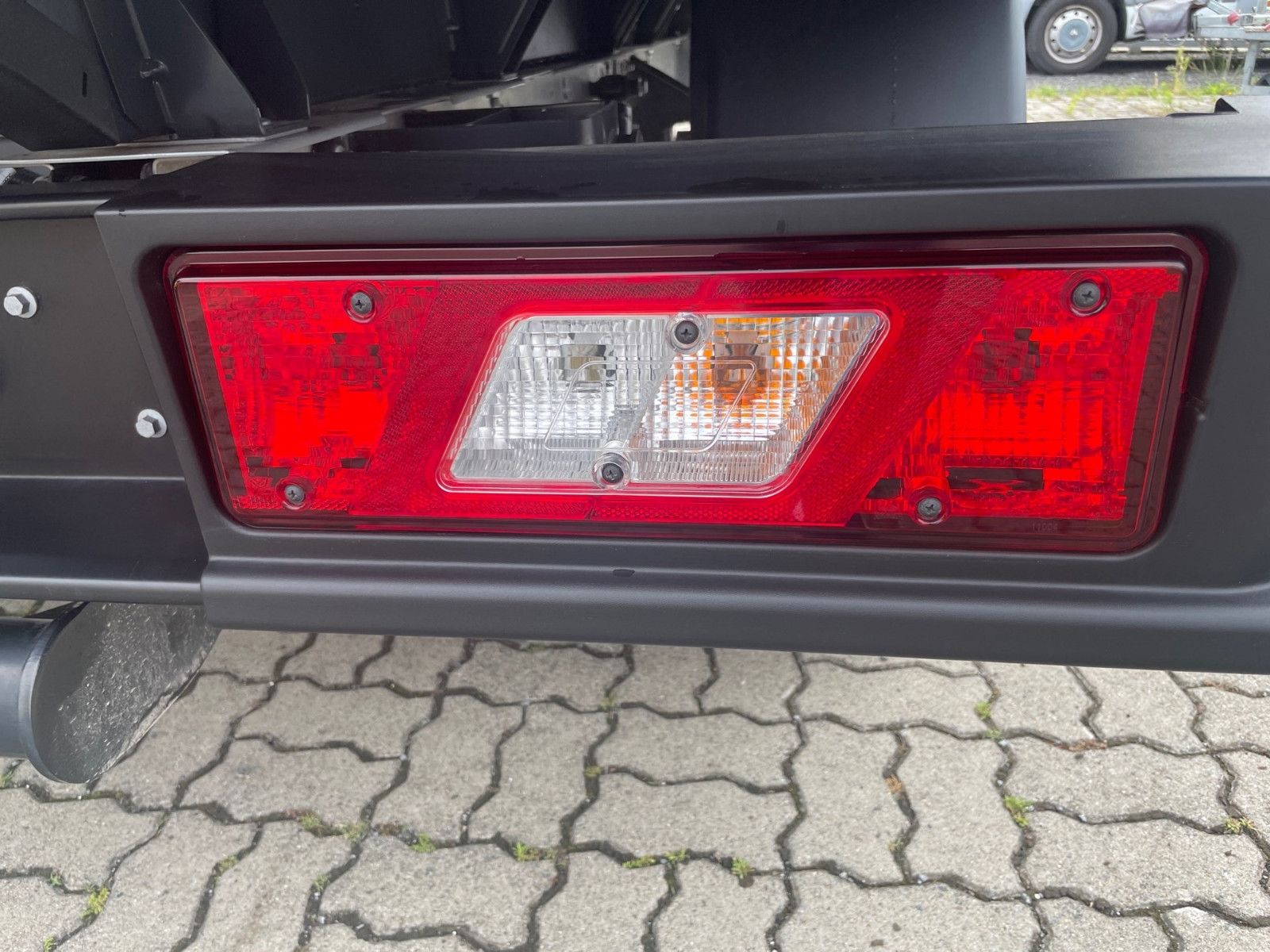 Fahrzeugabbildung Ford Transit Pritsche DOKA 350 L3 Trend