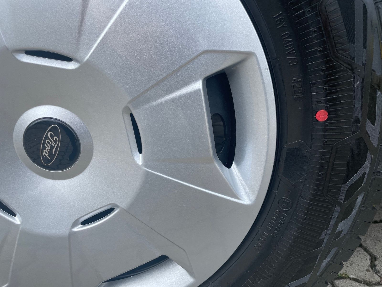 Fahrzeugabbildung Ford Transit Pritsche DOKA 350 L3 Trend