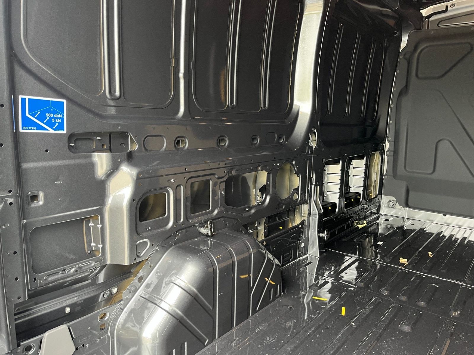 Fahrzeugabbildung Ford Transit Trend L3H2 Kastenwagen