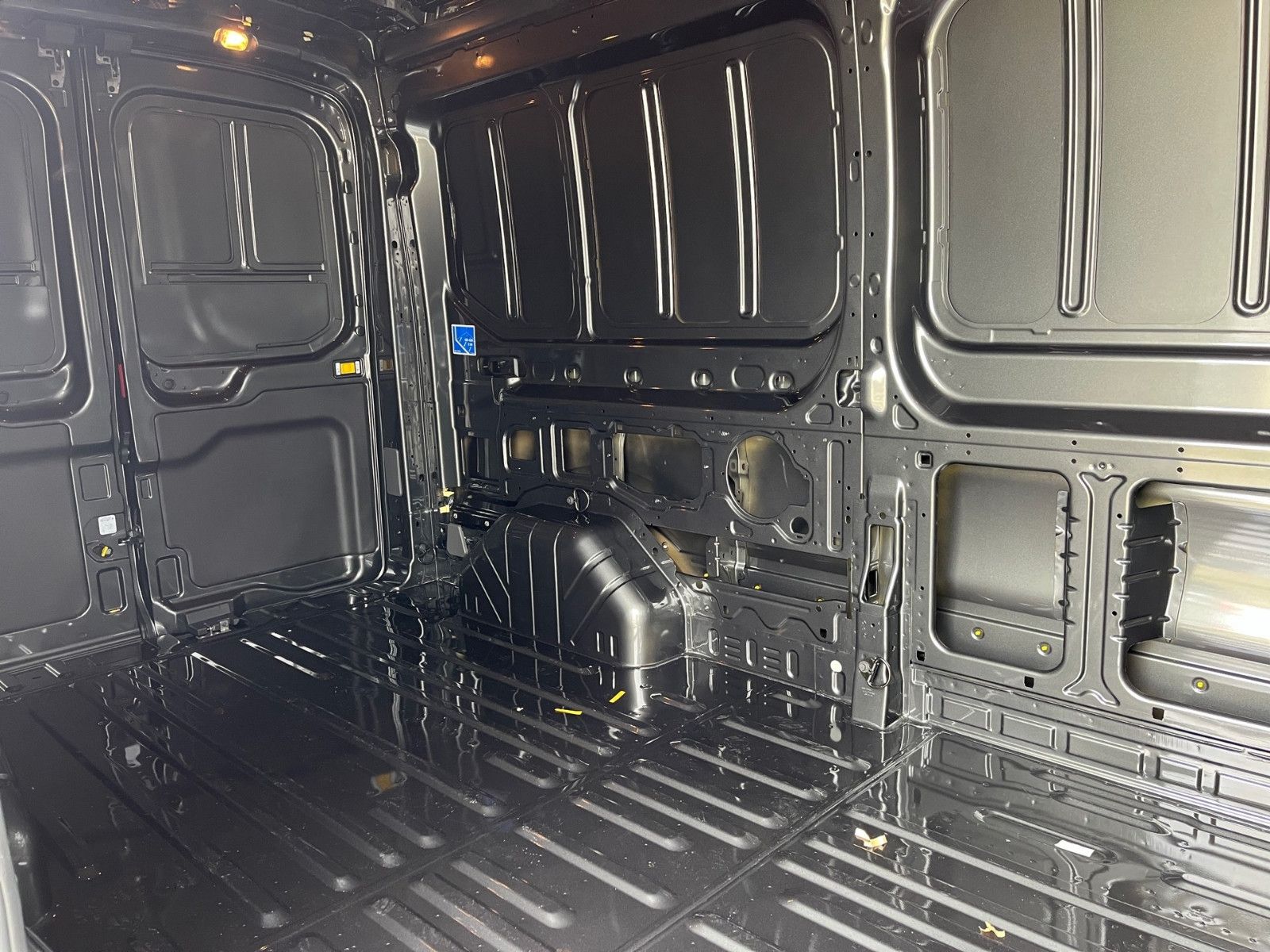 Fahrzeugabbildung Ford Transit Trend L3H2 Kastenwagen