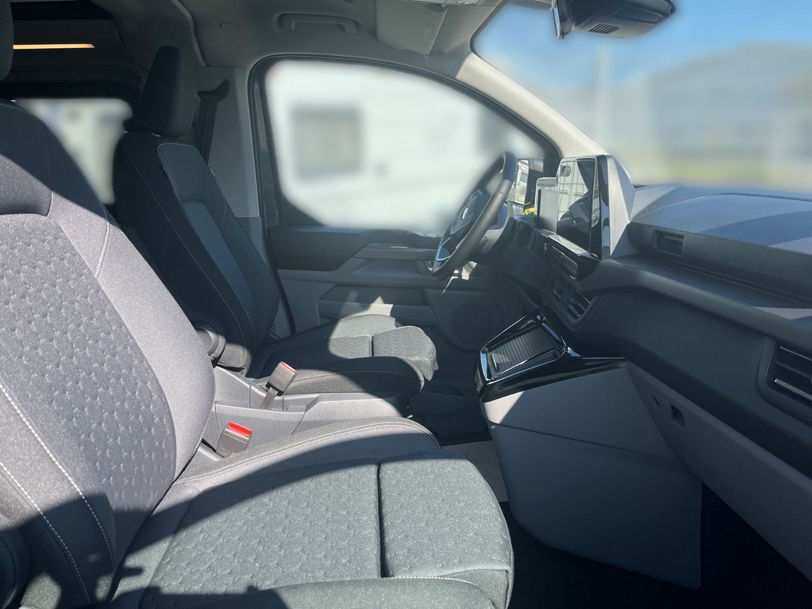 Fahrzeugabbildung Ford Nugget AD Titanium Allrad