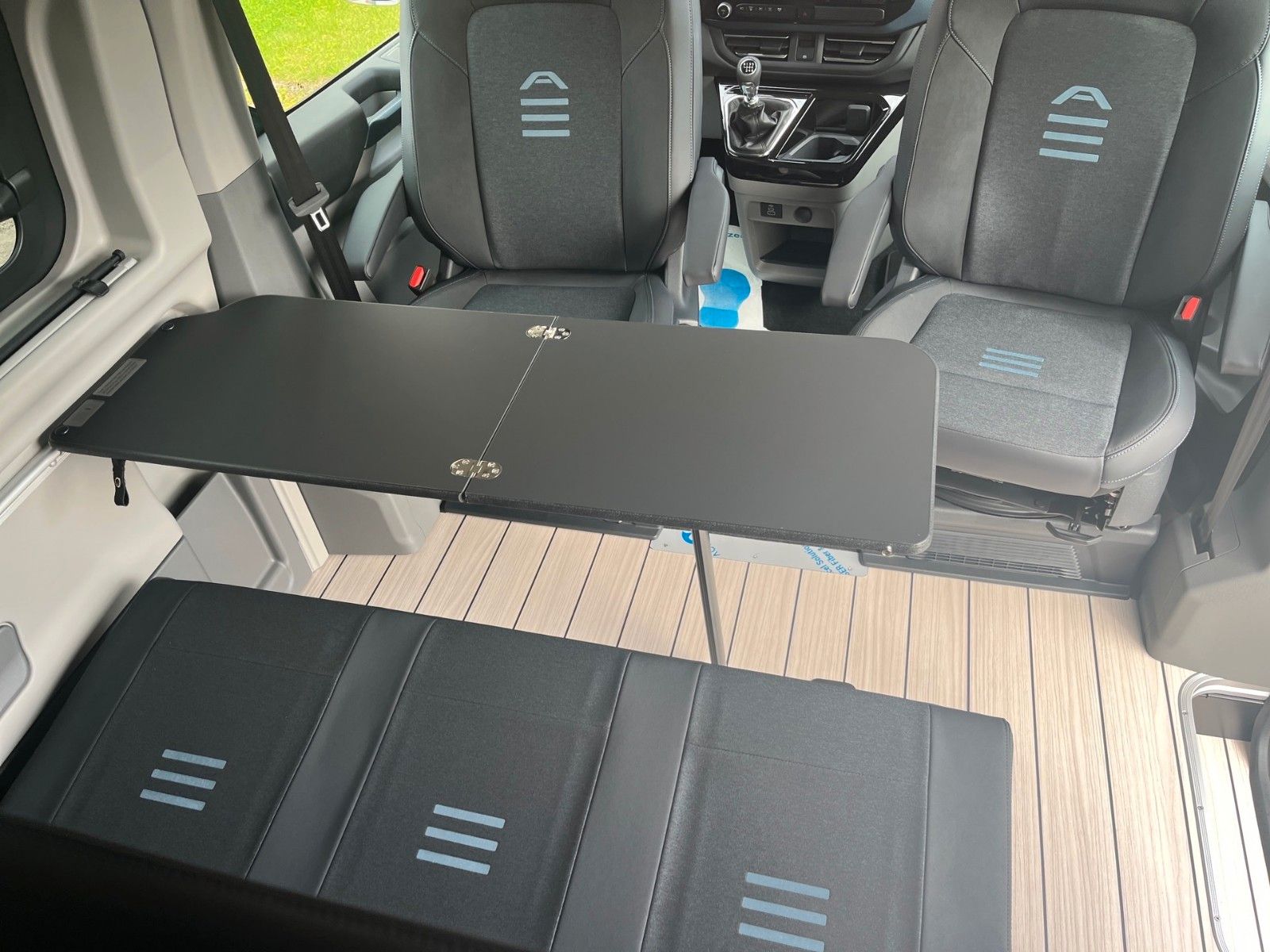 Fahrzeugabbildung Ford Nugget Plus AD Active 0,99 % Finanzierung