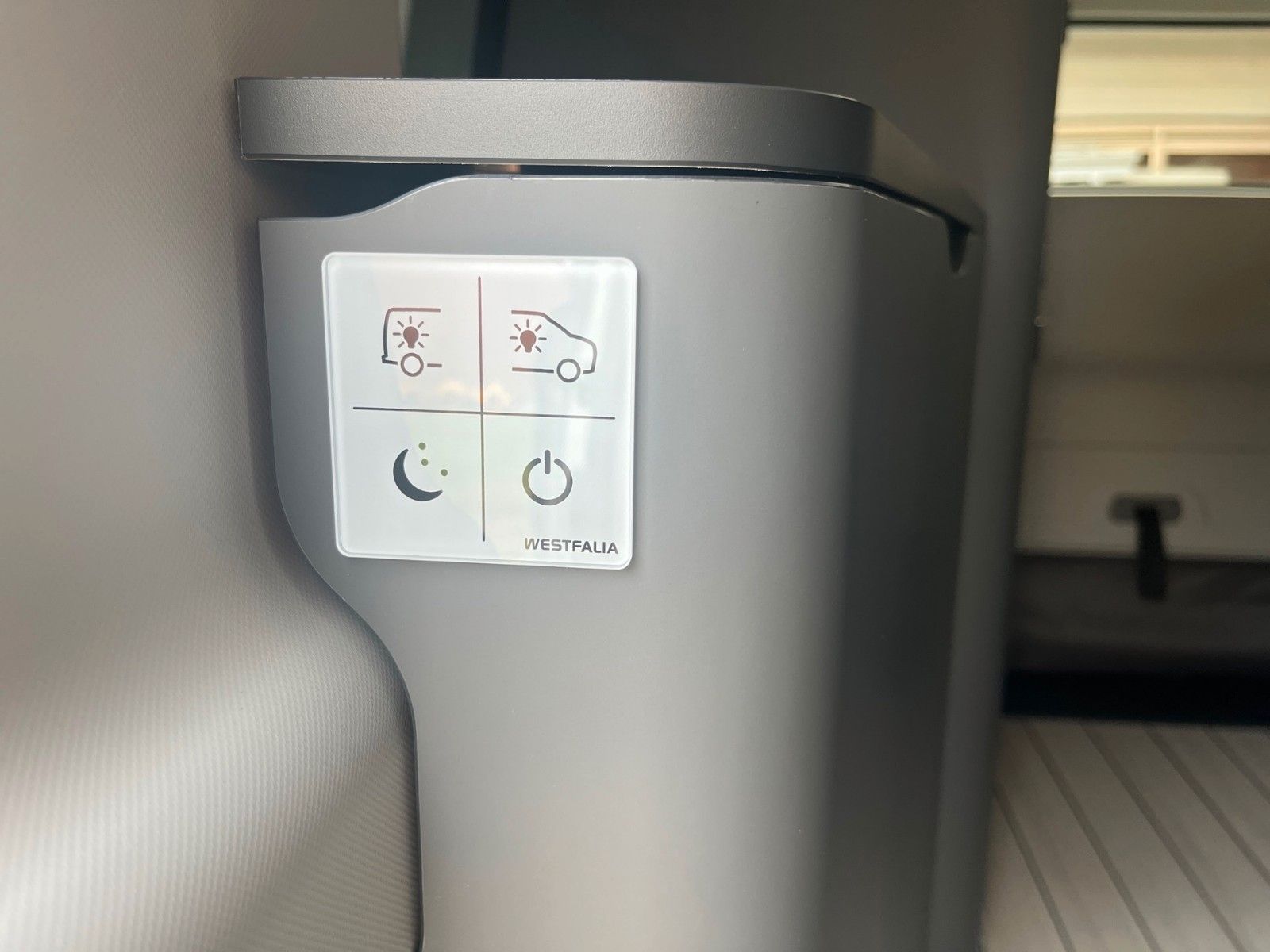 Fahrzeugabbildung Ford Nugget Plus AD Active 0,99 % Finanzierung