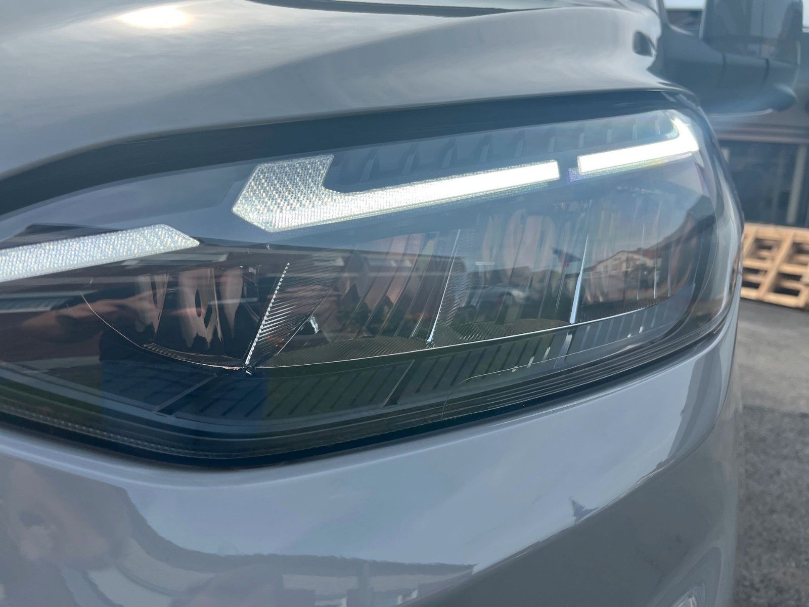 Fahrzeugabbildung Ford Nugget Plus AD Active 0,99 % Finanzierung