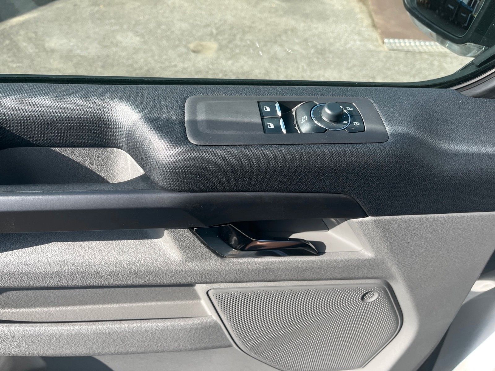 Fahrzeugabbildung Ford Nugget Plus AD Titanium 0,99 % Finanzierung