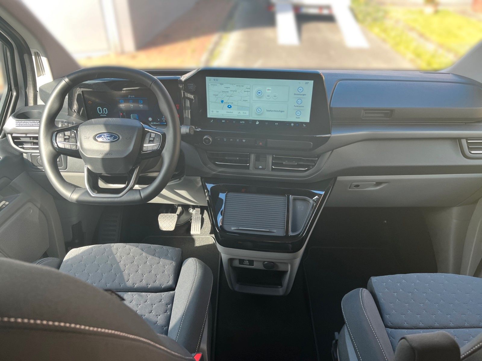 Fahrzeugabbildung Ford Nugget Plus AD Titanium 0,99 % Finanzierung
