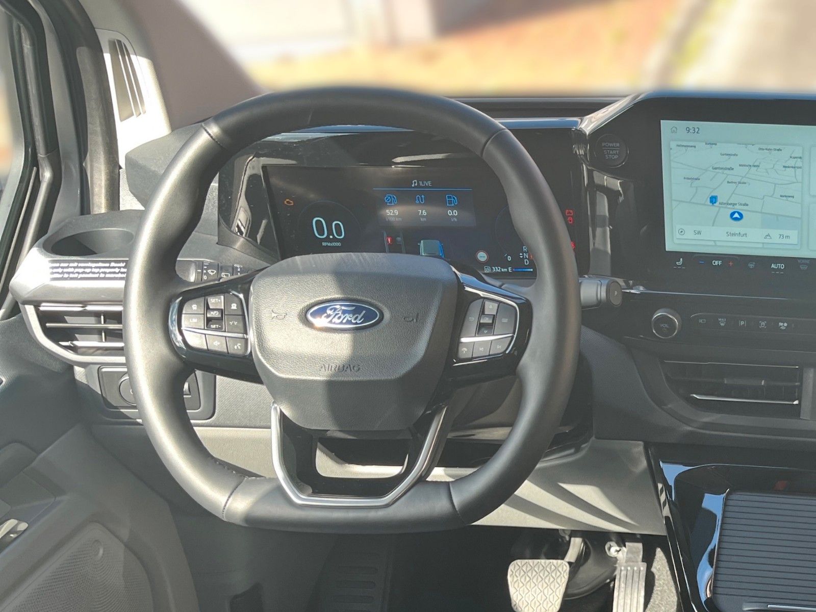 Fahrzeugabbildung Ford Nugget Plus AD Titanium 0,99 % Finanzierung