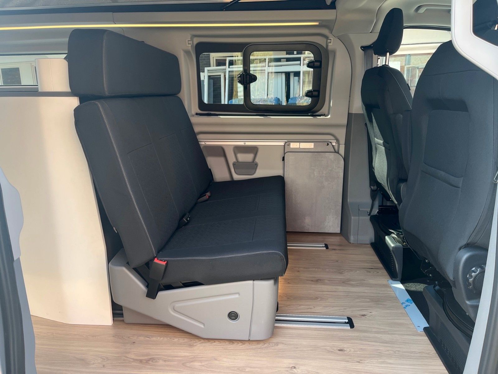 Fahrzeugabbildung Ford Nugget Plus AD Titanium 0,99 % Finanzierung