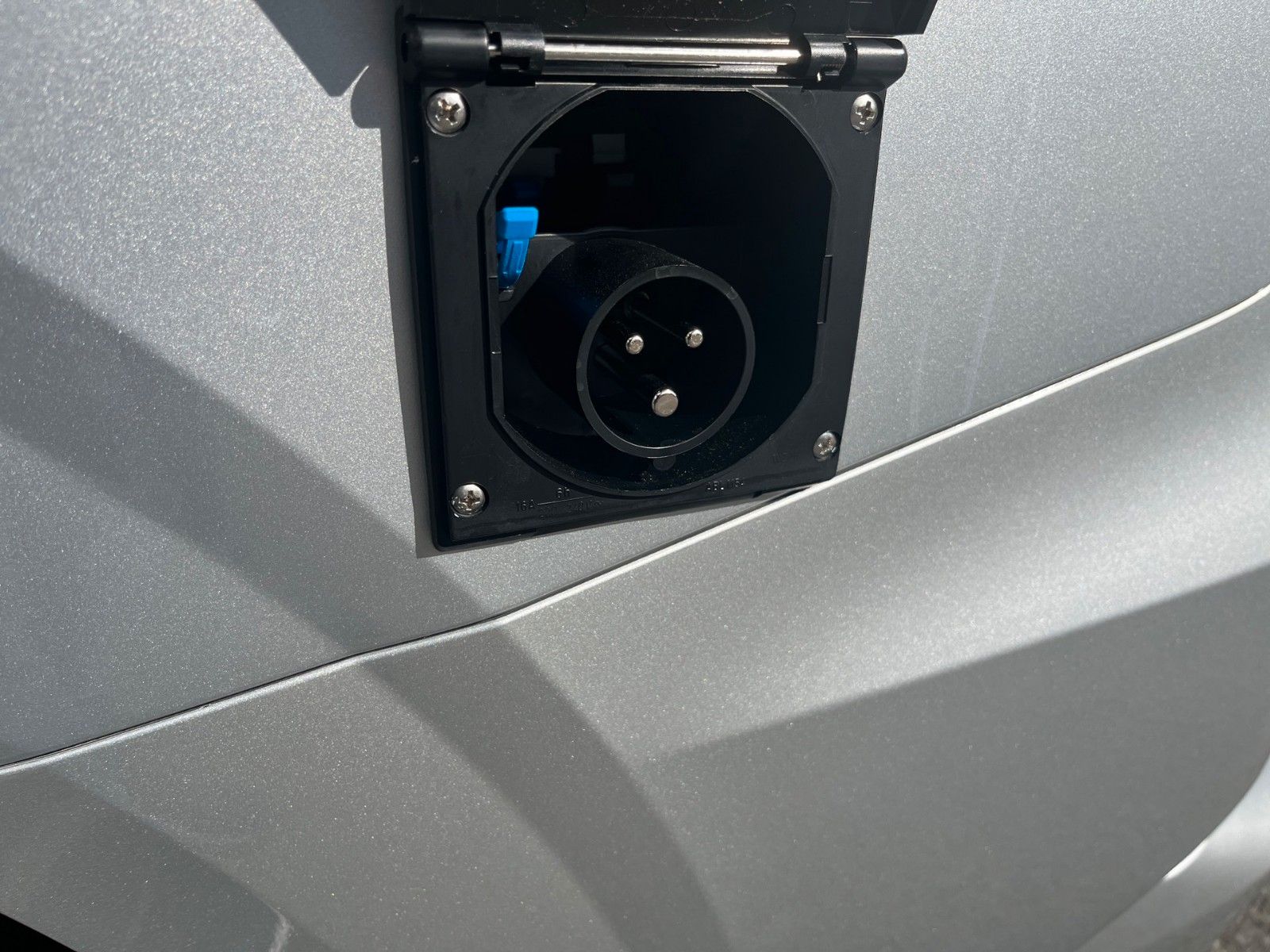 Fahrzeugabbildung Ford Nugget Plus AD Titanium 0,99 % Finanzierung