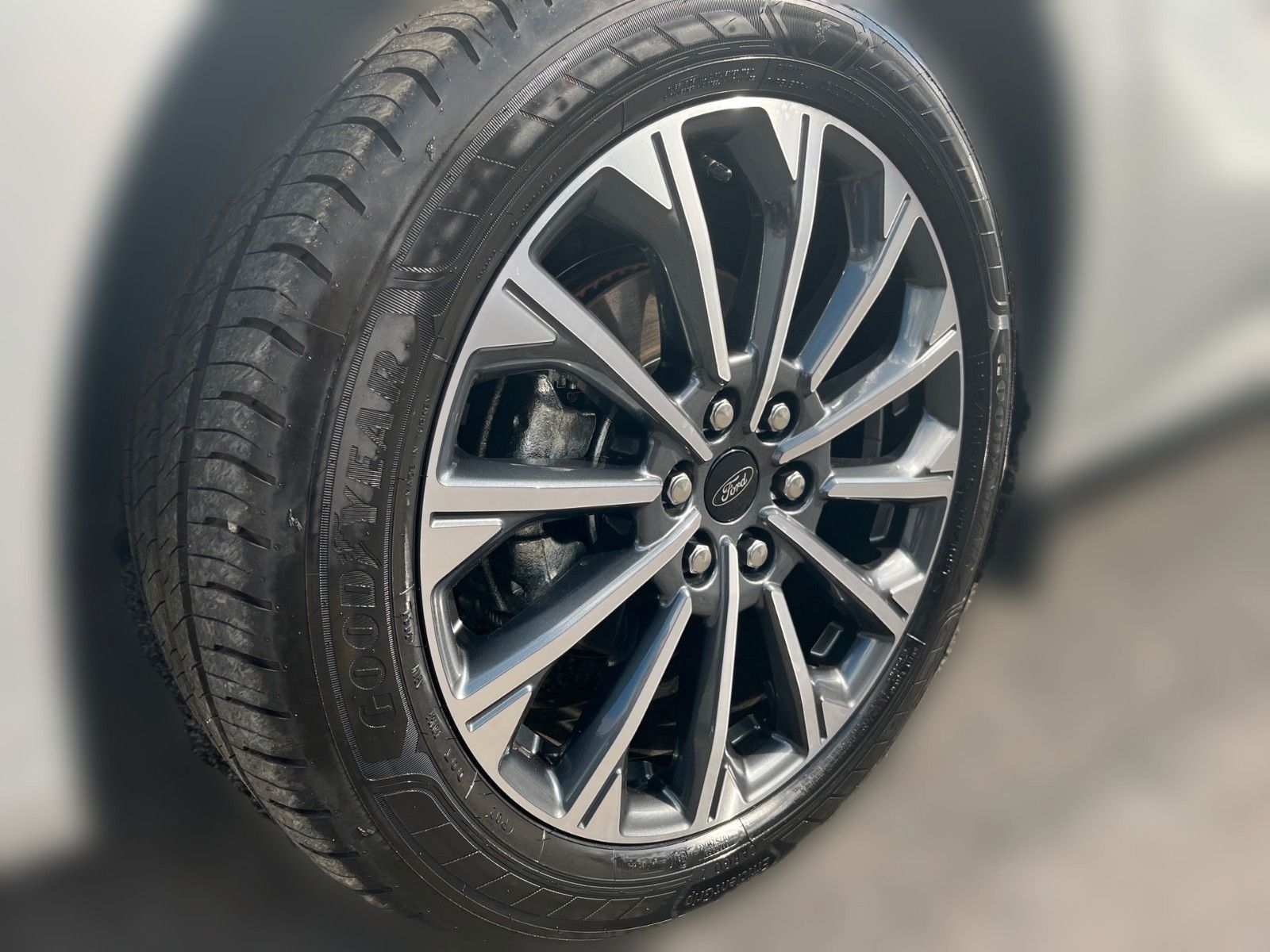 Fahrzeugabbildung Ford Nugget Plus AD Titanium 0,99 % Finanzierung