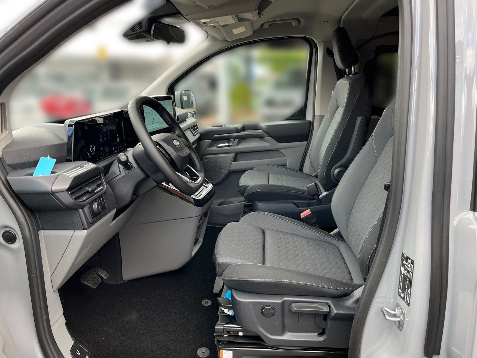 Fahrzeugabbildung Ford Nugget Plus AD Titanium 0,99 % Finanzierung
