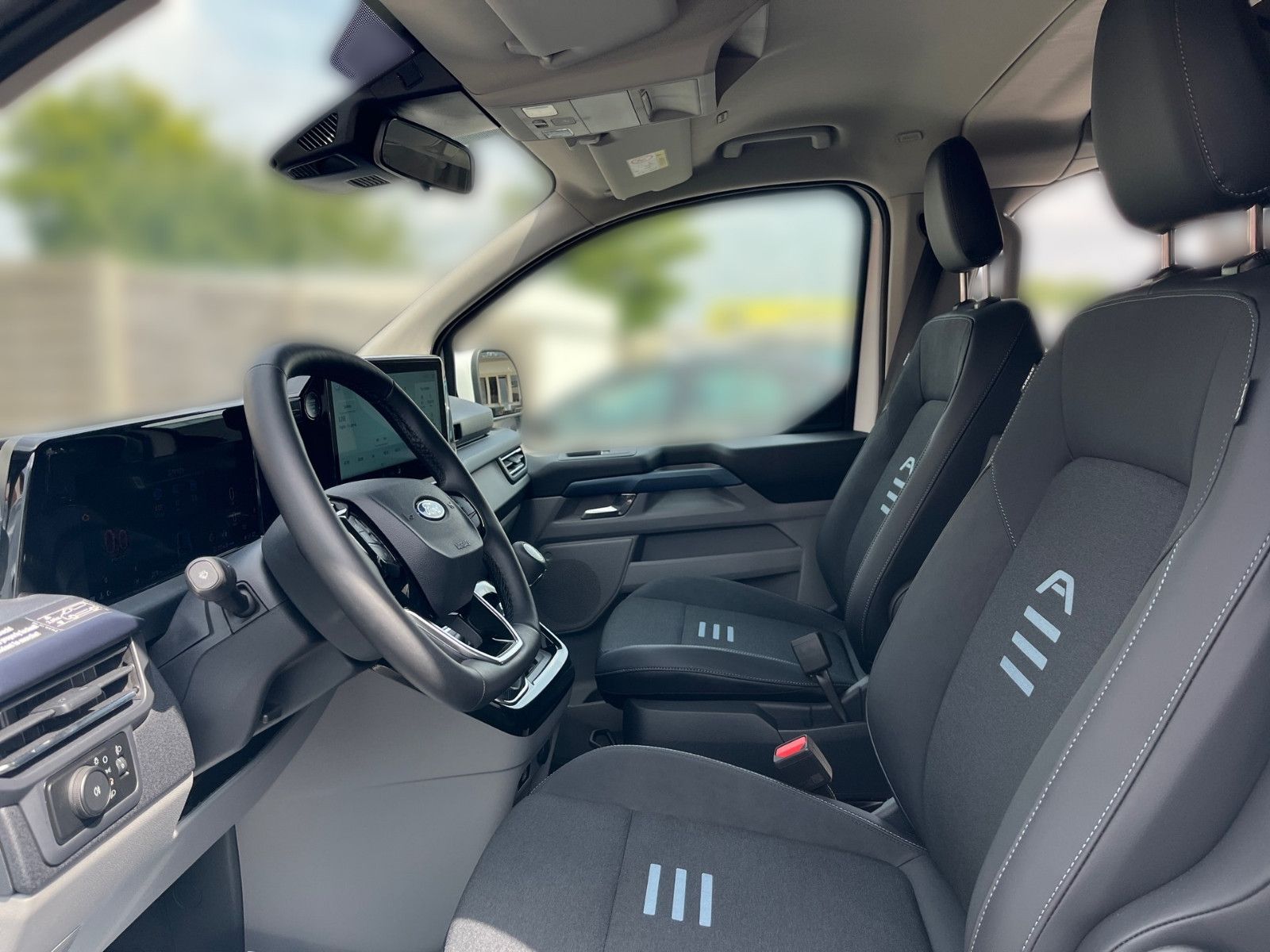 Fahrzeugabbildung Ford Nugget Plus AD Active 0,99 % Finanzierungg