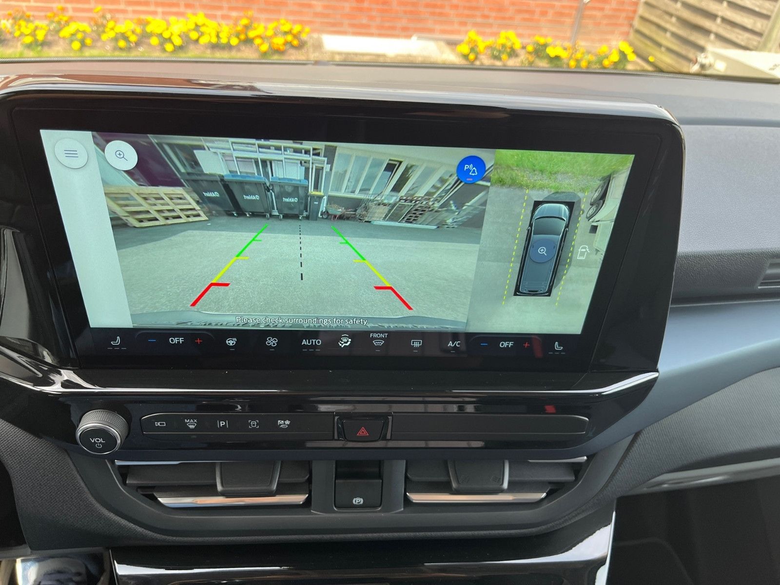 Fahrzeugabbildung Ford Nugget Plus AD Active 0,99 % Finanzierungg