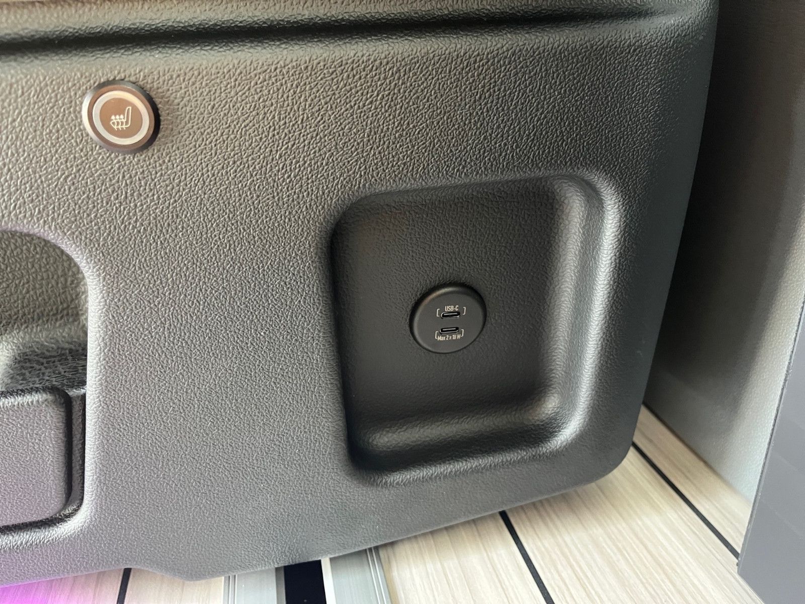 Fahrzeugabbildung Ford Nugget Plus AD Active 0,99 % Finanzierungg