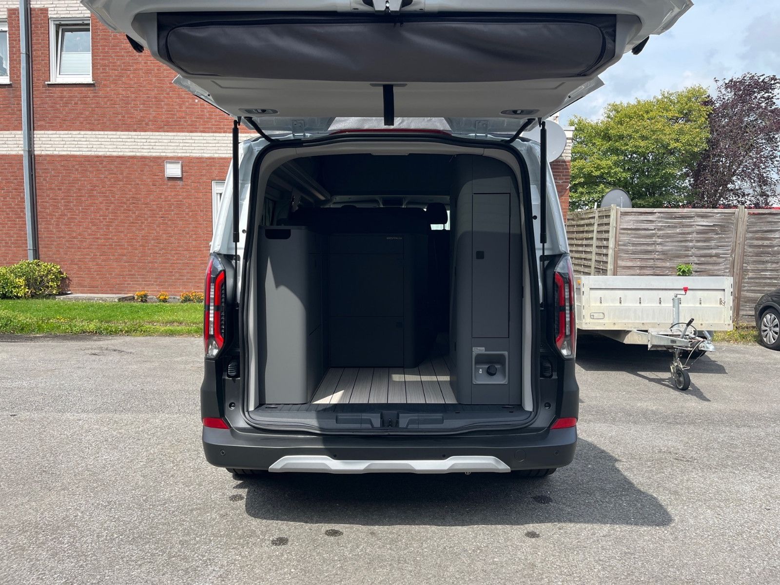 Fahrzeugabbildung Ford Nugget Plus AD Active 0,99 % Finanzierungg