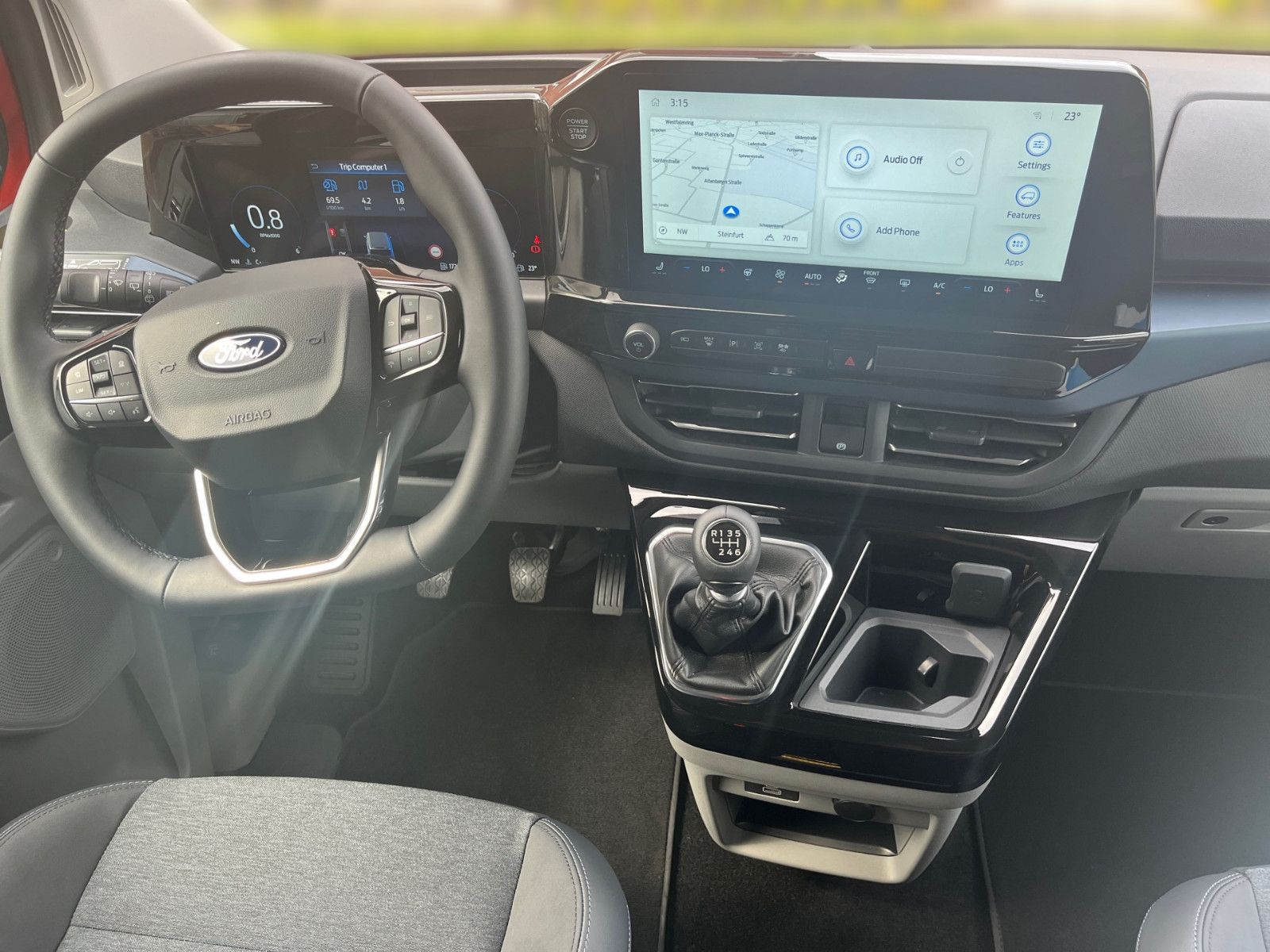 Fahrzeugabbildung Ford Nugget Plus AD Active 0,99 % Finanzierung