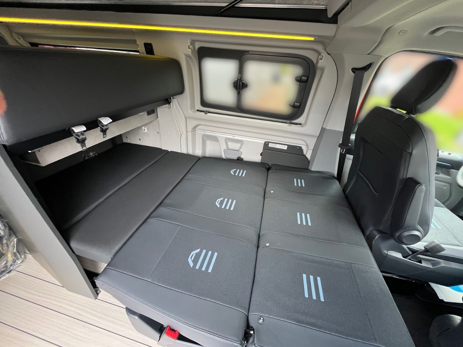 Fahrzeugabbildung Ford Nugget Plus AD Active 0,99 % Finanzierung