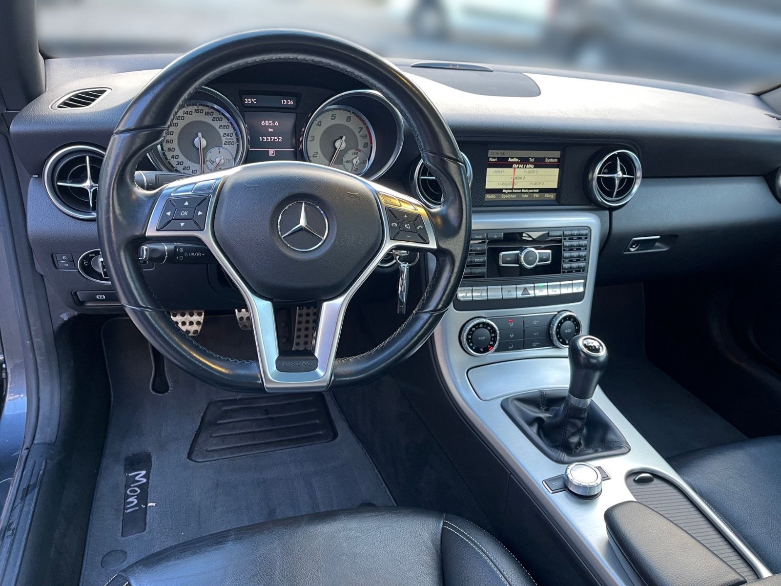 Fahrzeugabbildung Mercedes-Benz SLK 200 Roadster+Panorama-Vario+Navi+...