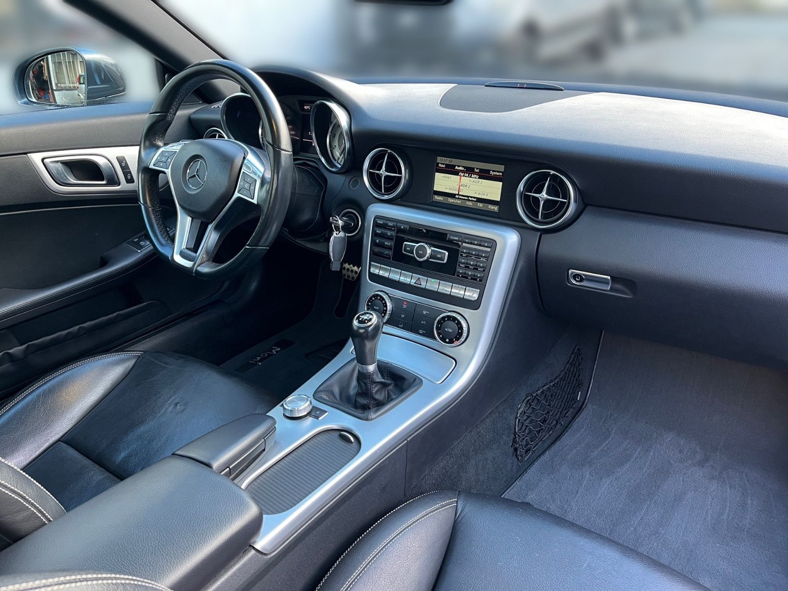 Fahrzeugabbildung Mercedes-Benz SLK 200 Roadster+Panorama-Vario+Navi+...