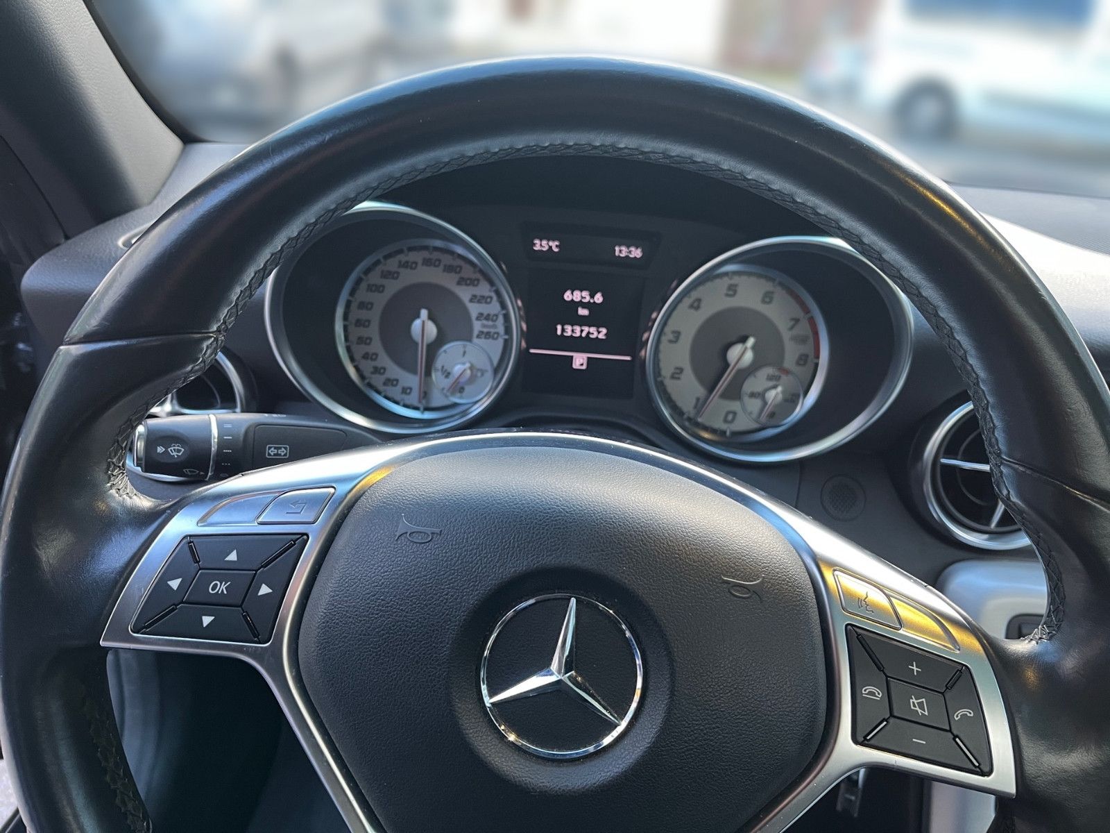 Fahrzeugabbildung Mercedes-Benz SLK 200 Roadster+Panorama-Vario+Navi+...