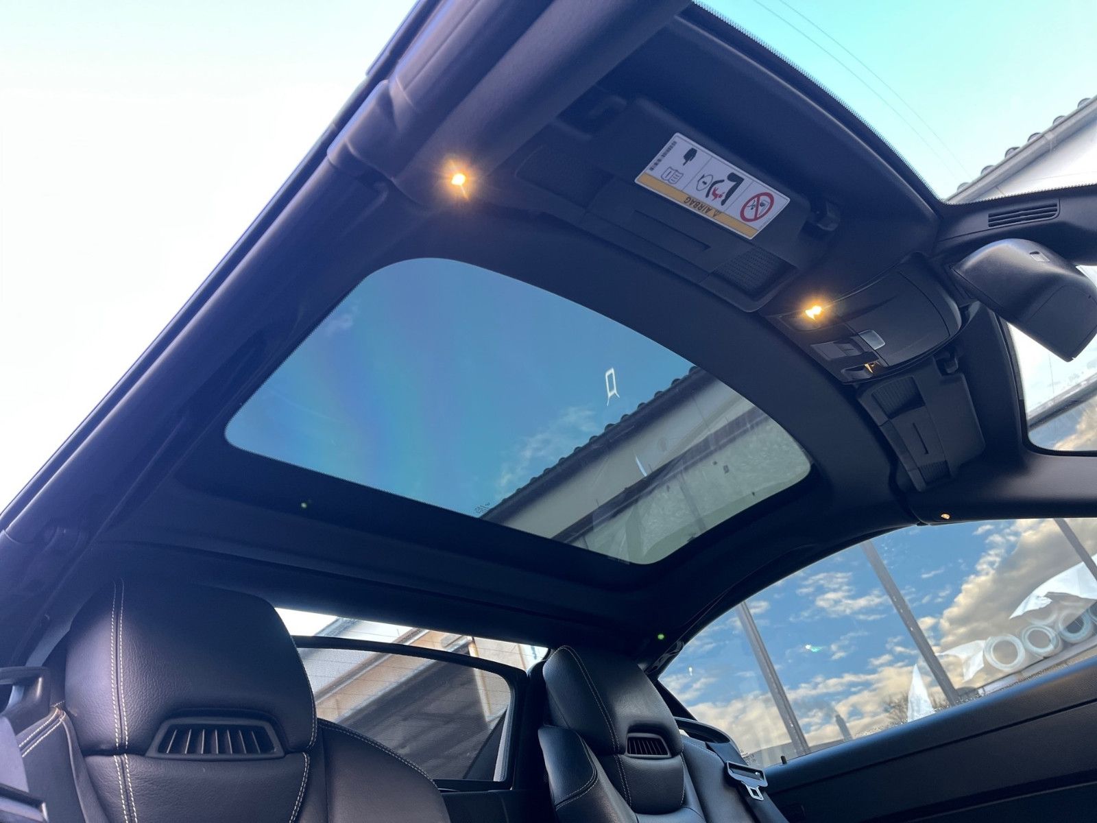 Fahrzeugabbildung Mercedes-Benz SLK 200 Roadster+Panorama-Vario+Navi+...