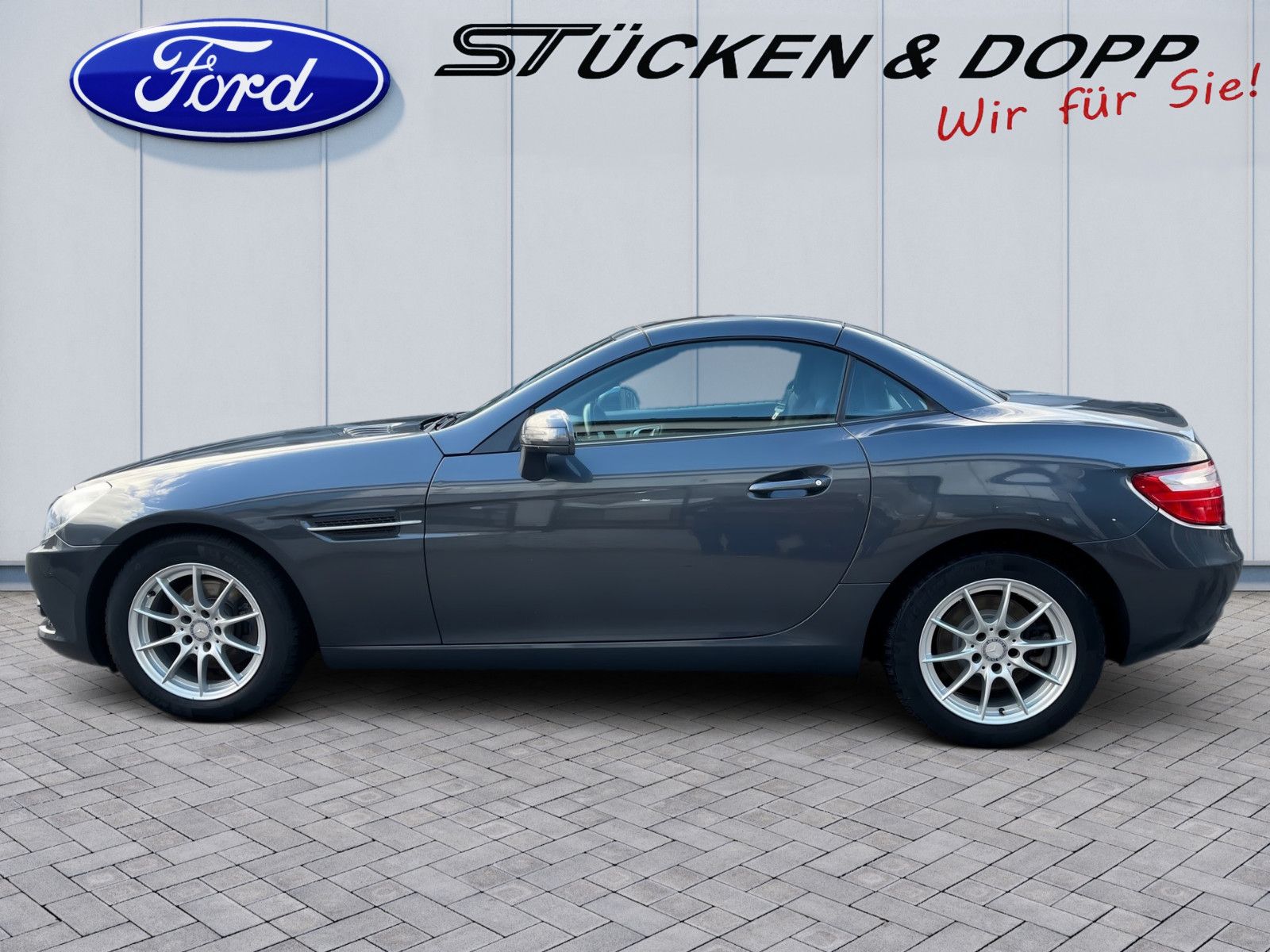 Fahrzeugabbildung Mercedes-Benz SLK 200 Roadster+Panorama-Vario+Navi+...