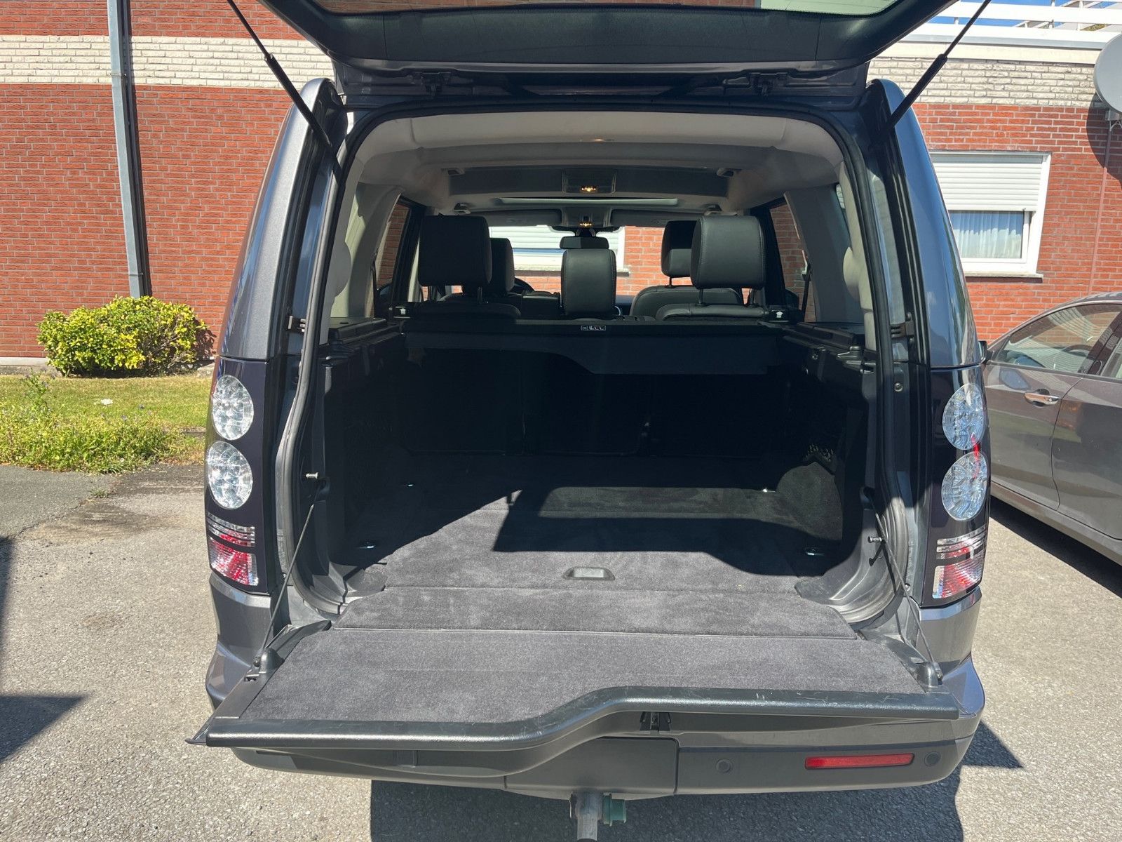 Fahrzeugabbildung Land Rover Discovery 4 SDV6 HSE