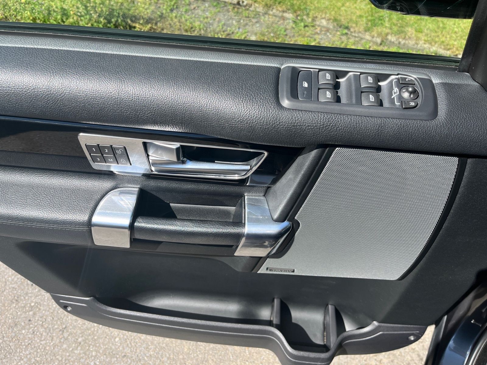 Fahrzeugabbildung Land Rover Discovery 4 SDV6 HSE