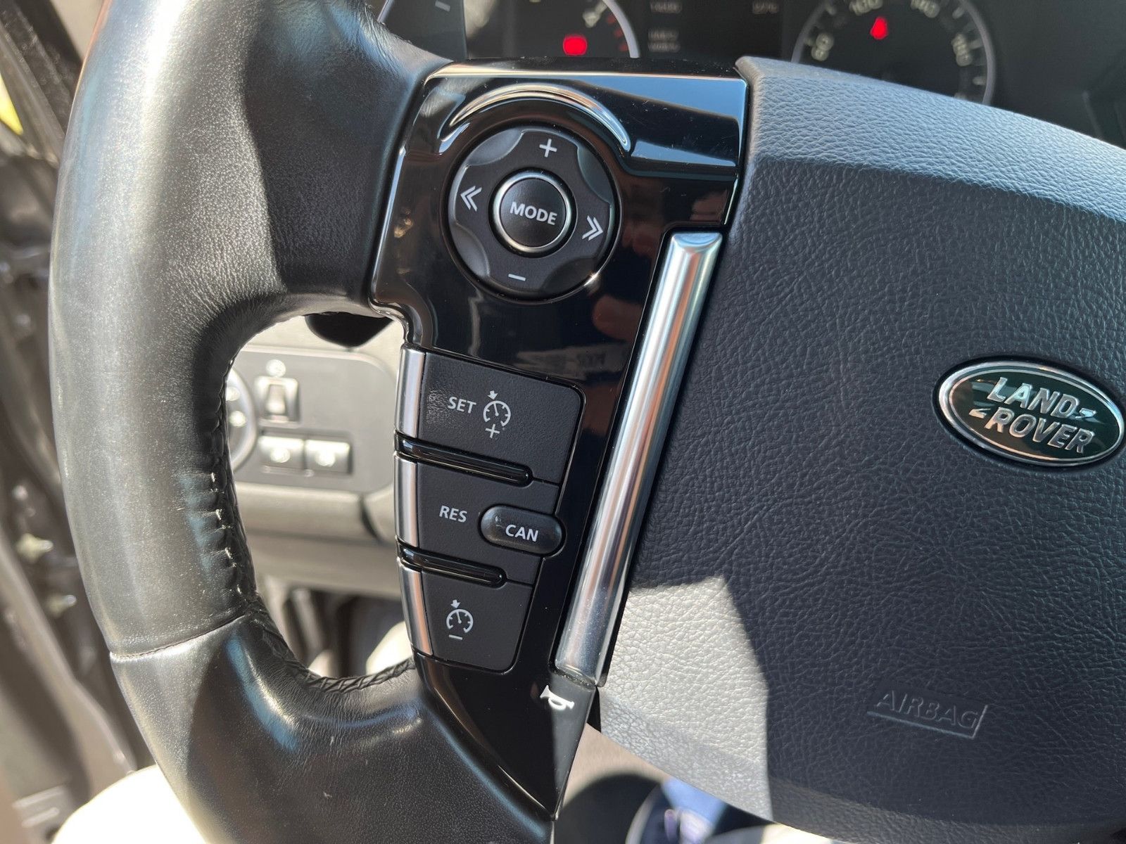 Fahrzeugabbildung Land Rover Discovery 4 SDV6 HSE