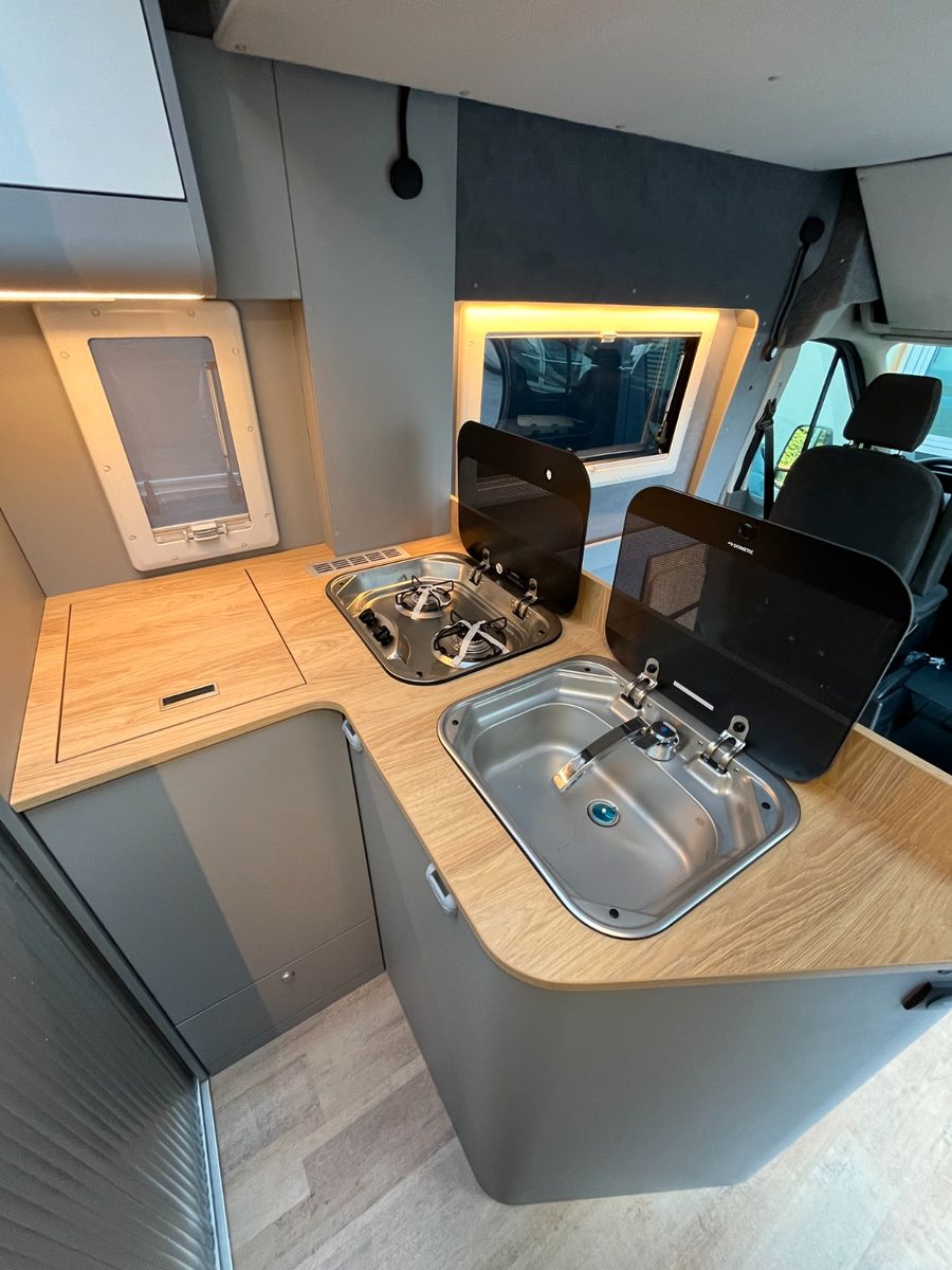 Fahrzeugabbildung Ford MATIST Family L Model 2024