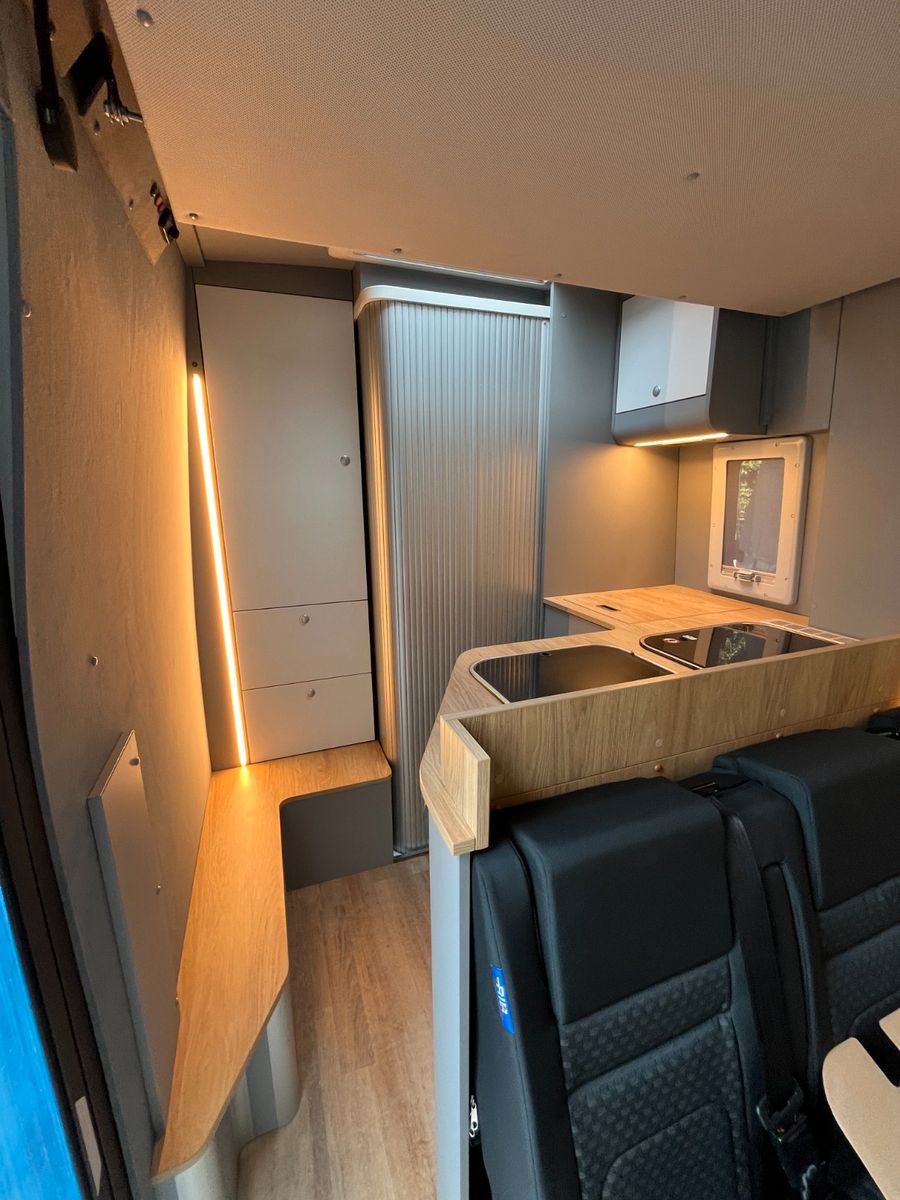 Fahrzeugabbildung Ford MATIST Family L Model 2024