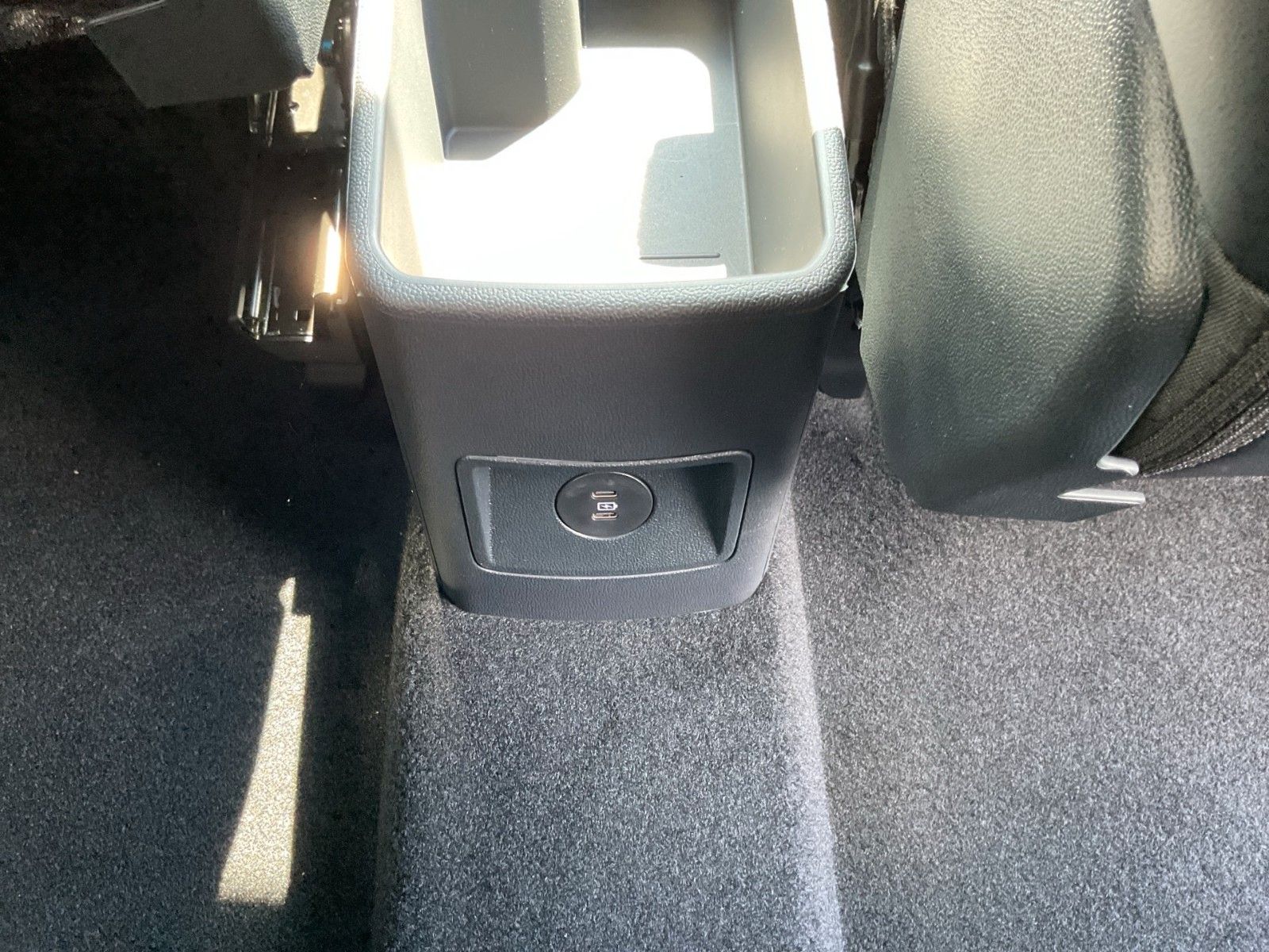 Fahrzeugabbildung Ford Tourneo Courier Active