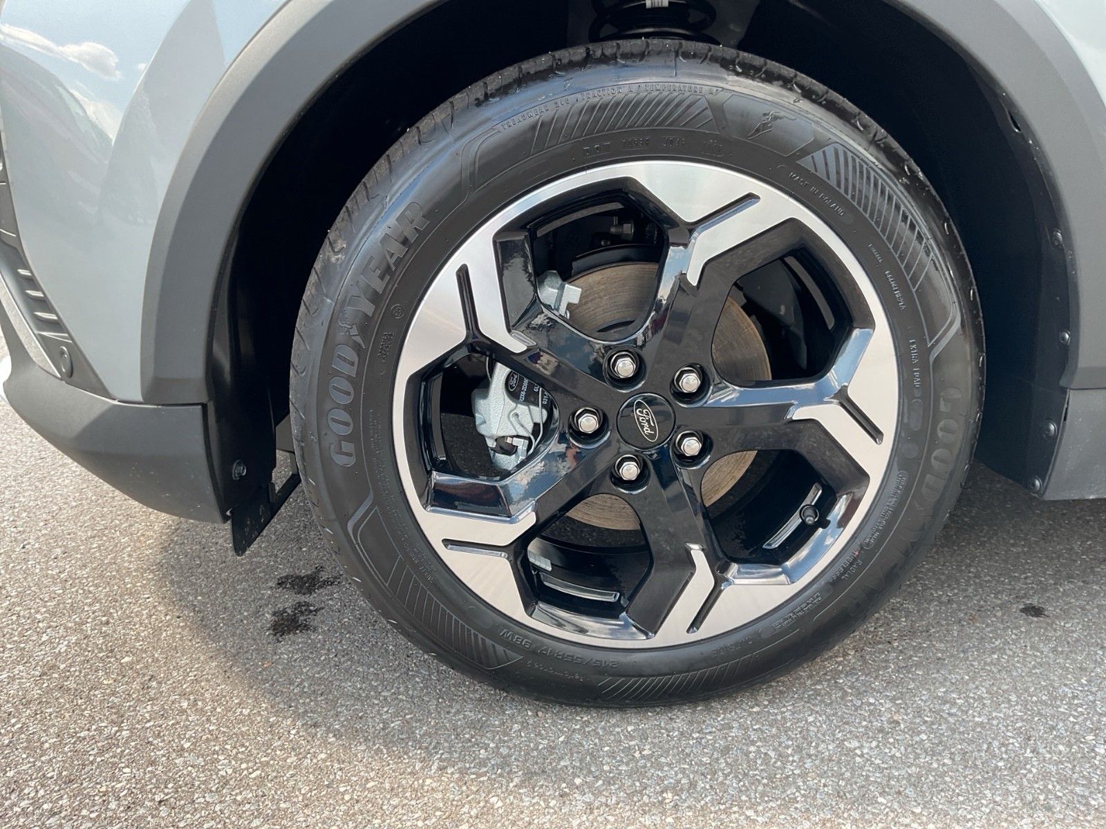 Fahrzeugabbildung Ford Tourneo Courier Active