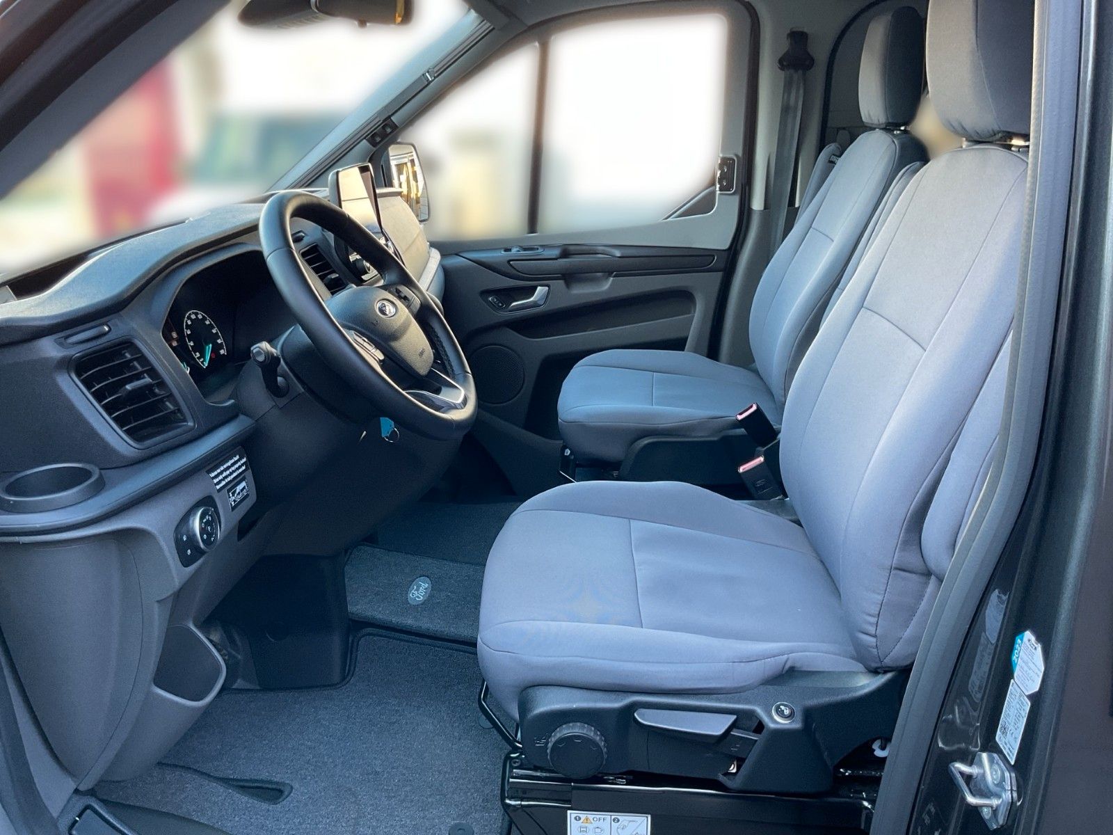 Fahrzeugabbildung Ford Nugget Plus Trend AD
