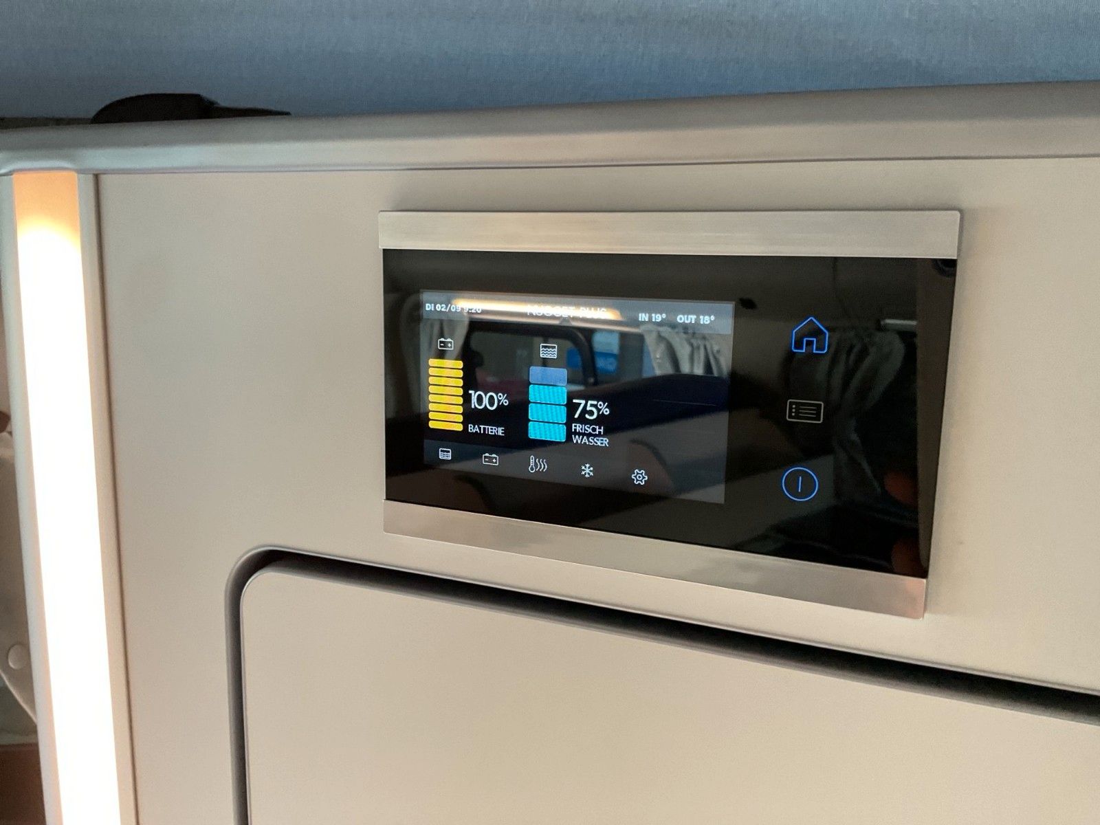 Fahrzeugabbildung Ford Nugget Plus Trend AD