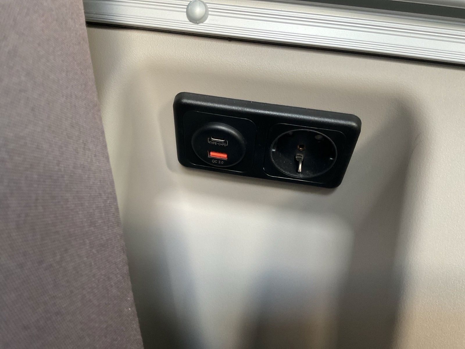 Fahrzeugabbildung Ford Nugget Plus Trend AD