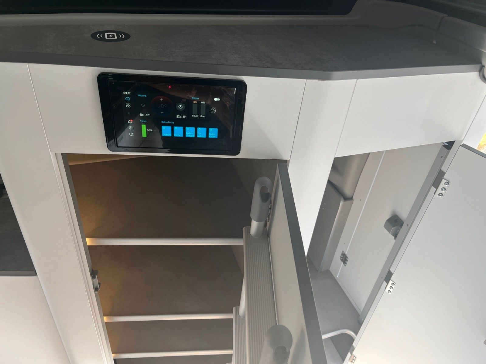 Fahrzeugabbildung Ford Nugget Plus AD Titanium 0,99 % MESSEPREIS