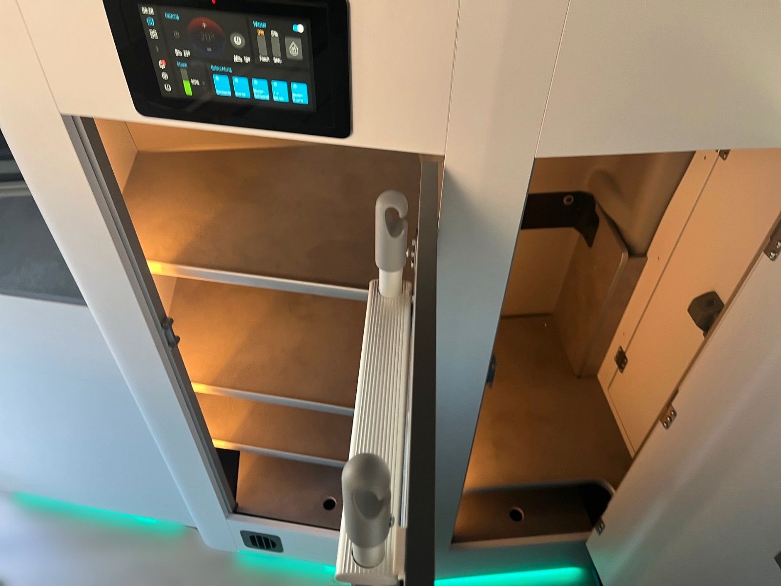 Fahrzeugabbildung Ford Nugget Plus AD Titanium 0,99 % MESSEPREIS!!