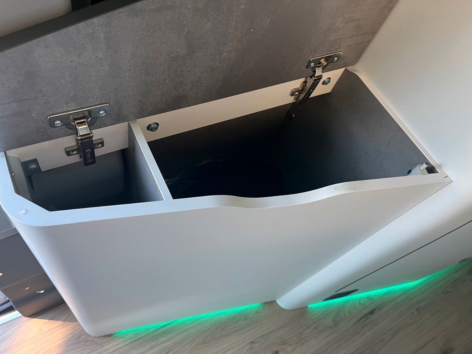 Fahrzeugabbildung Ford Nugget Plus AD Titanium 0,99 % MESSEPREIS!!