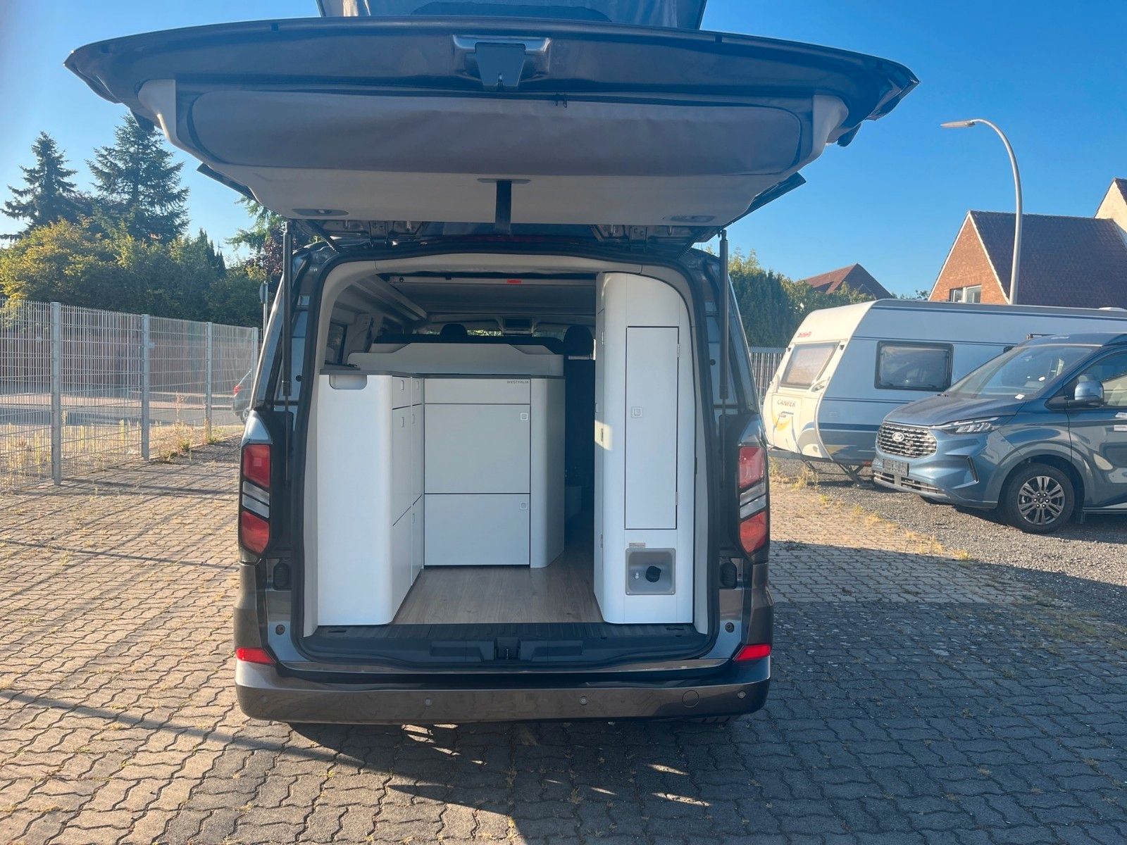Fahrzeugabbildung Ford Nugget Plus AD Titanium 0,99 % MESSEPREIS!!